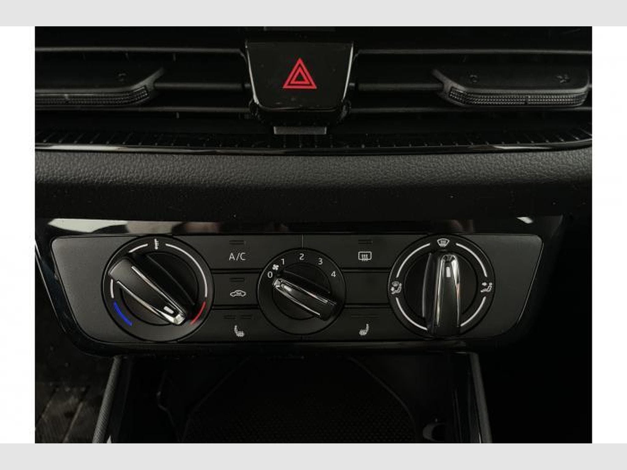 Skoda Fabia Essence (2026) - Photo 19