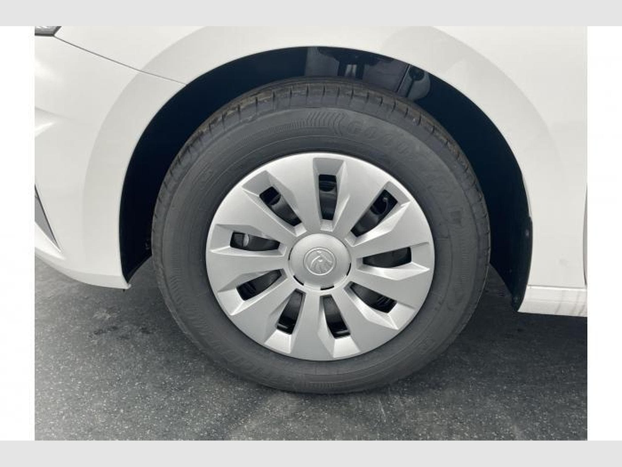 Skoda Fabia Essence (2026) - Photo 11