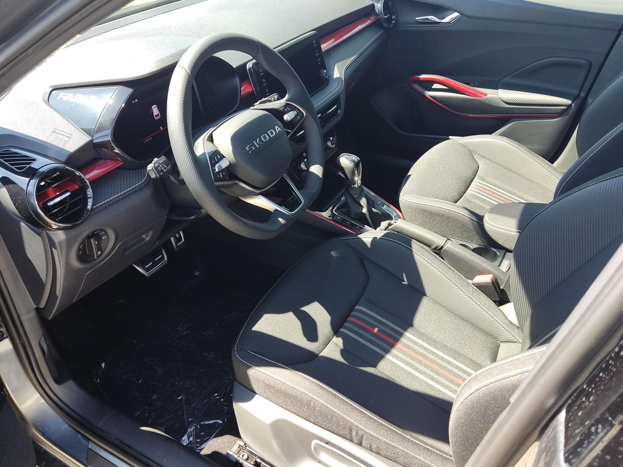 Skoda Fabia Monte Carlo 1.0 (2026) - Foto 7