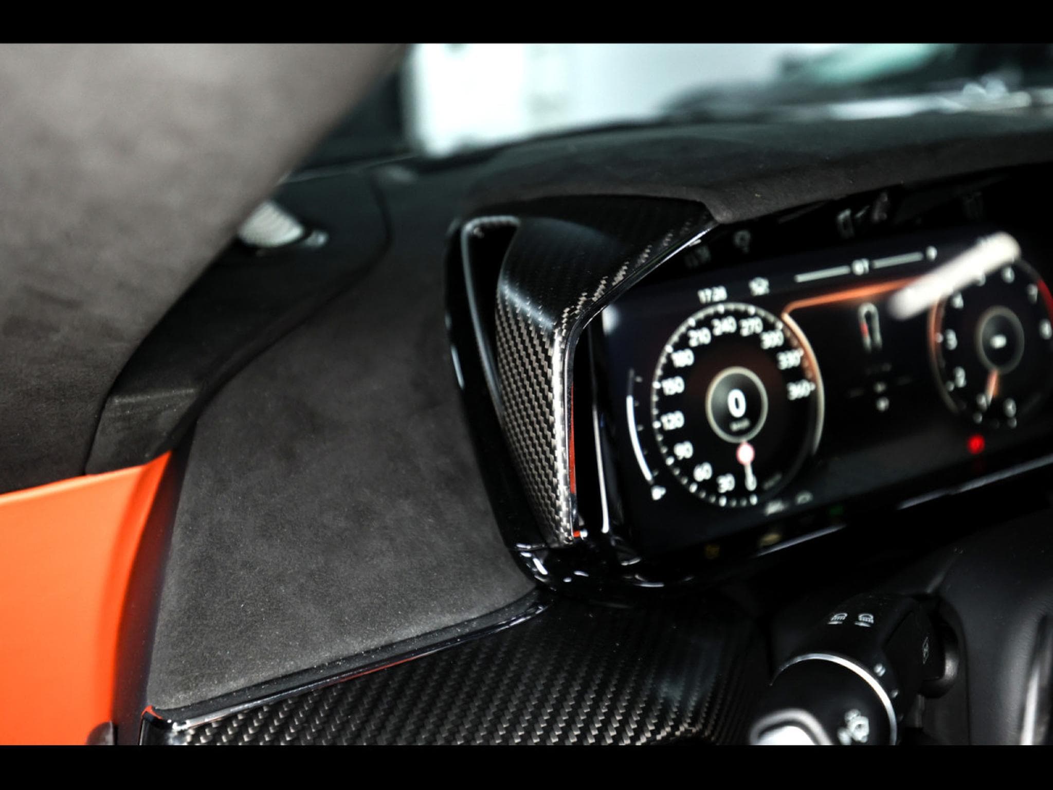 Aston-Martin Vanquish III VOLANTE V12 BI-TURBO 5.2°XPEL STEALTH (2025) - Photo 25