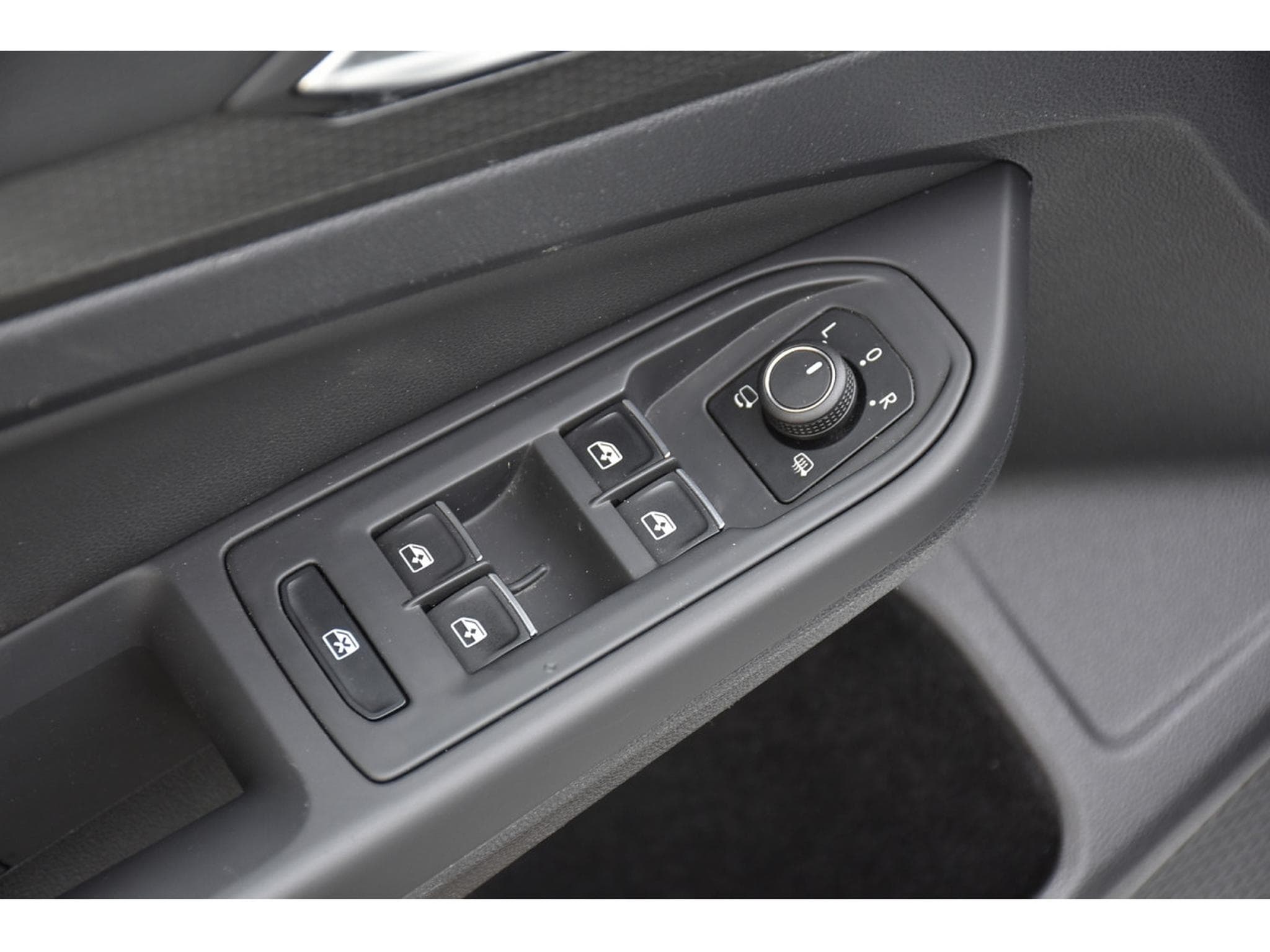 VW Golf GTI 2.0 TSI DSG CUIR MEMO HARMAN ACC TRAVEL GPS (2021) - Foto 24