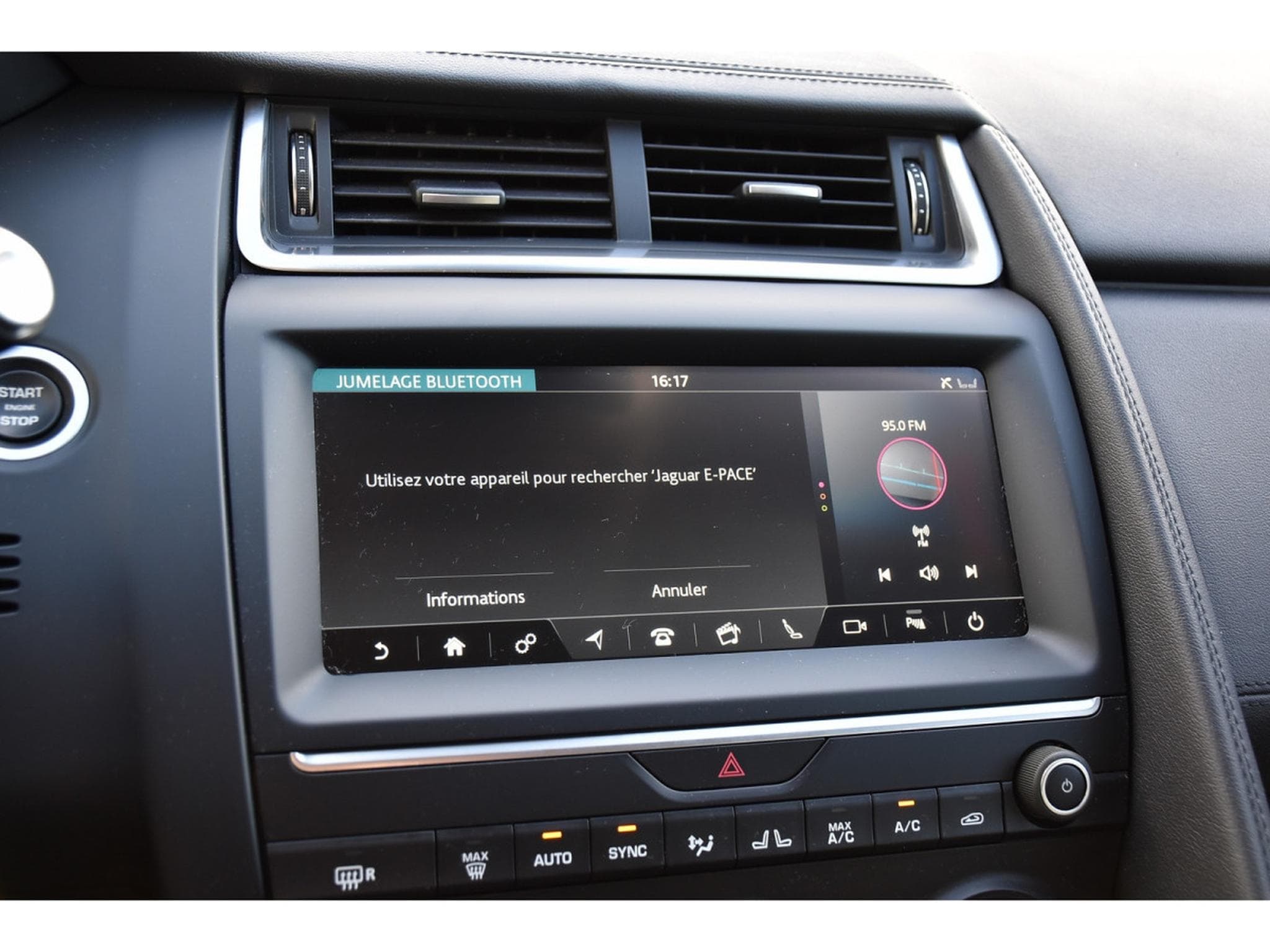 Jaguar E-Pace P200 AWD Aut. S CUIR MERIDIAN LANE GPS CAM JA19 1° MAIN (2020) - Foto 12