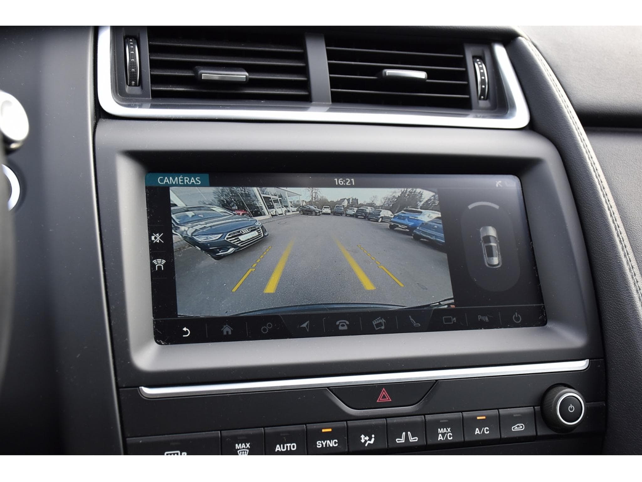 Jaguar E-Pace P200 AWD Aut. S CUIR MERIDIAN LANE GPS CAM JA19 1° MAIN (2020) - Foto 14