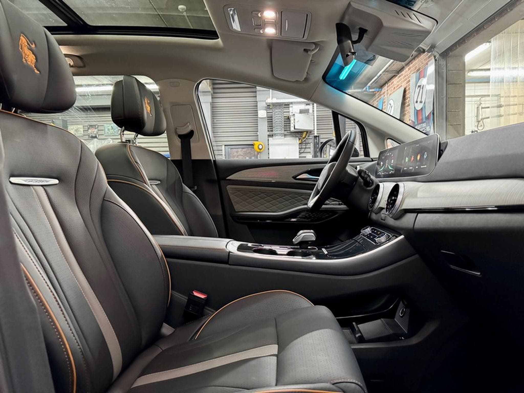 Forthing U-Tour U-Tour 1.5 177cv Auto AttRem/ToitO+P/SiègCh+V (2025) - Photo 8