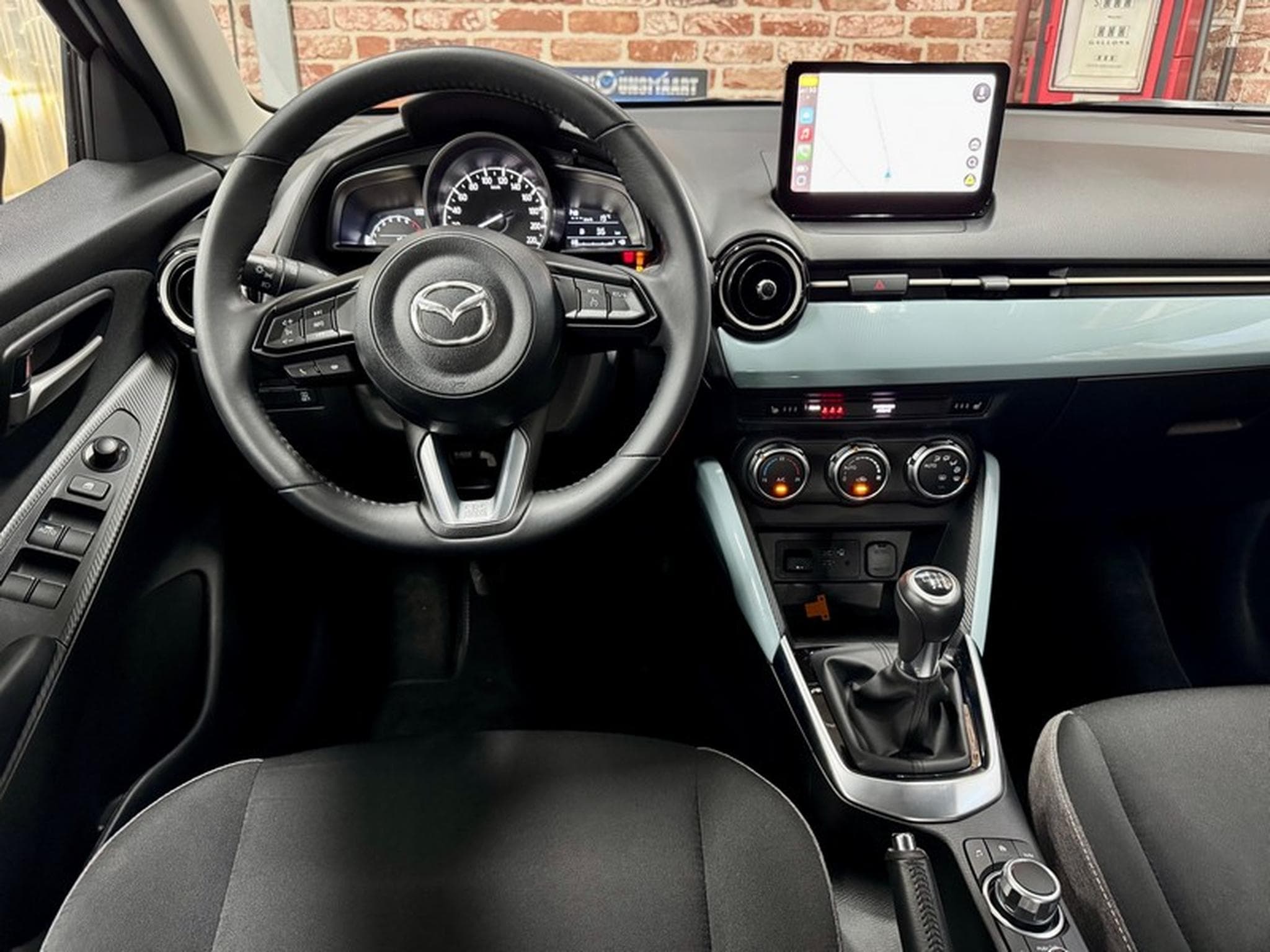 Mazda 2 2 1.5 90cv CENTER-LINE (2024) - Foto 4