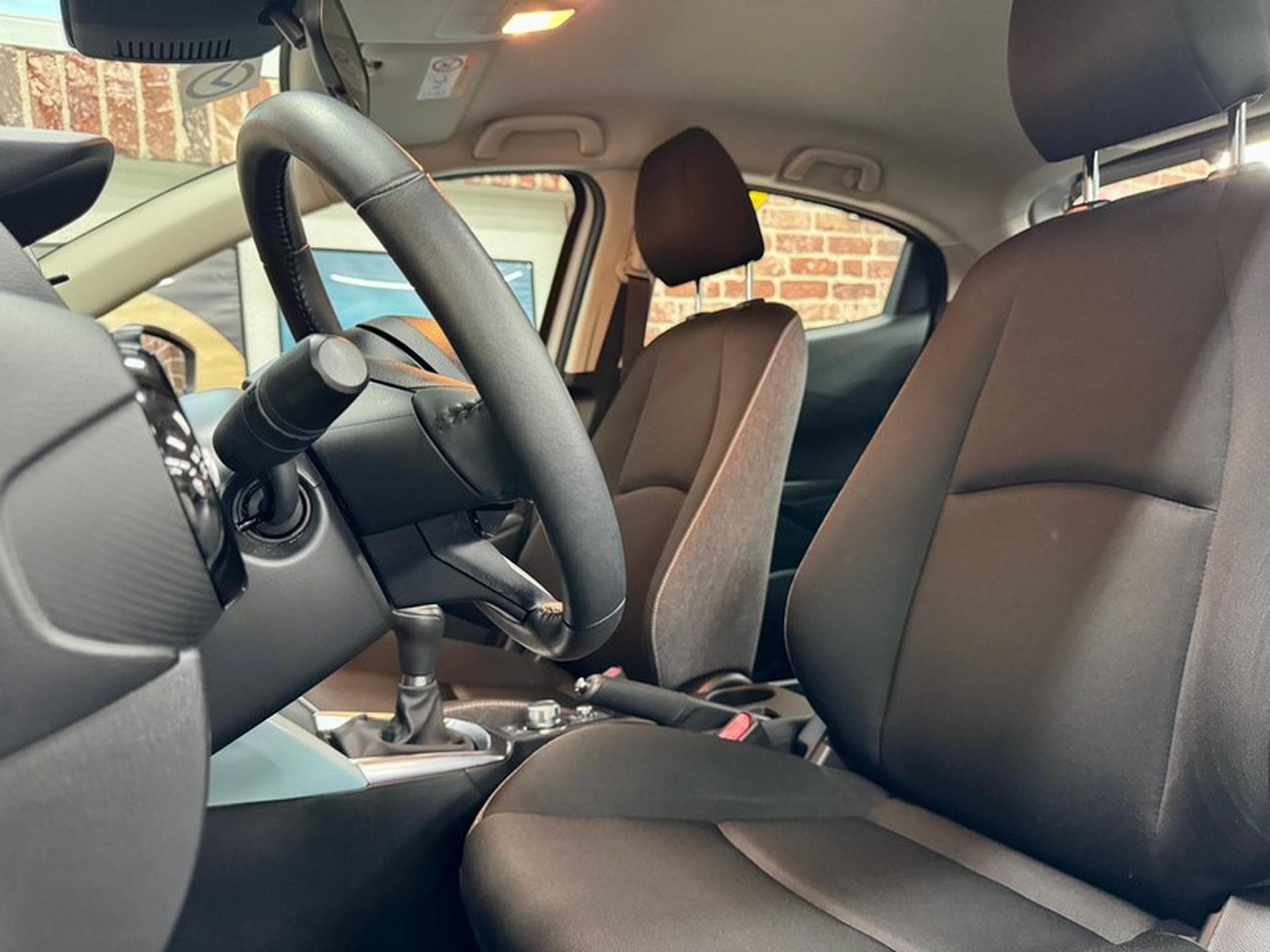 Mazda 2 2 1.5 90cv CENTER-LINE (2024) - Foto 5