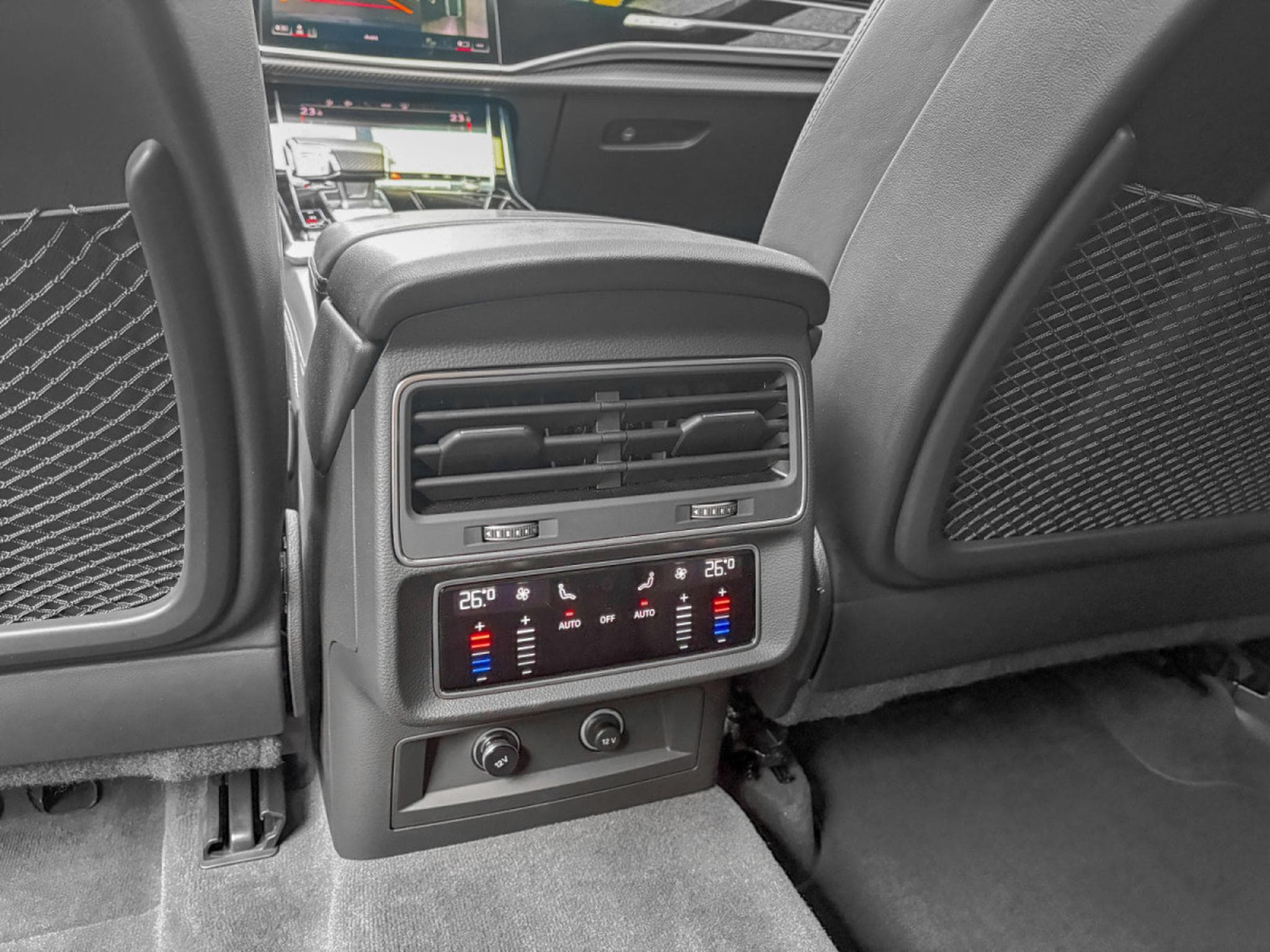 Audi RSQ8 4.0 TFSI/PANO/23//HUD/Matrix/Bang & Olufsen  *VOLL** (2023) - Photo 13