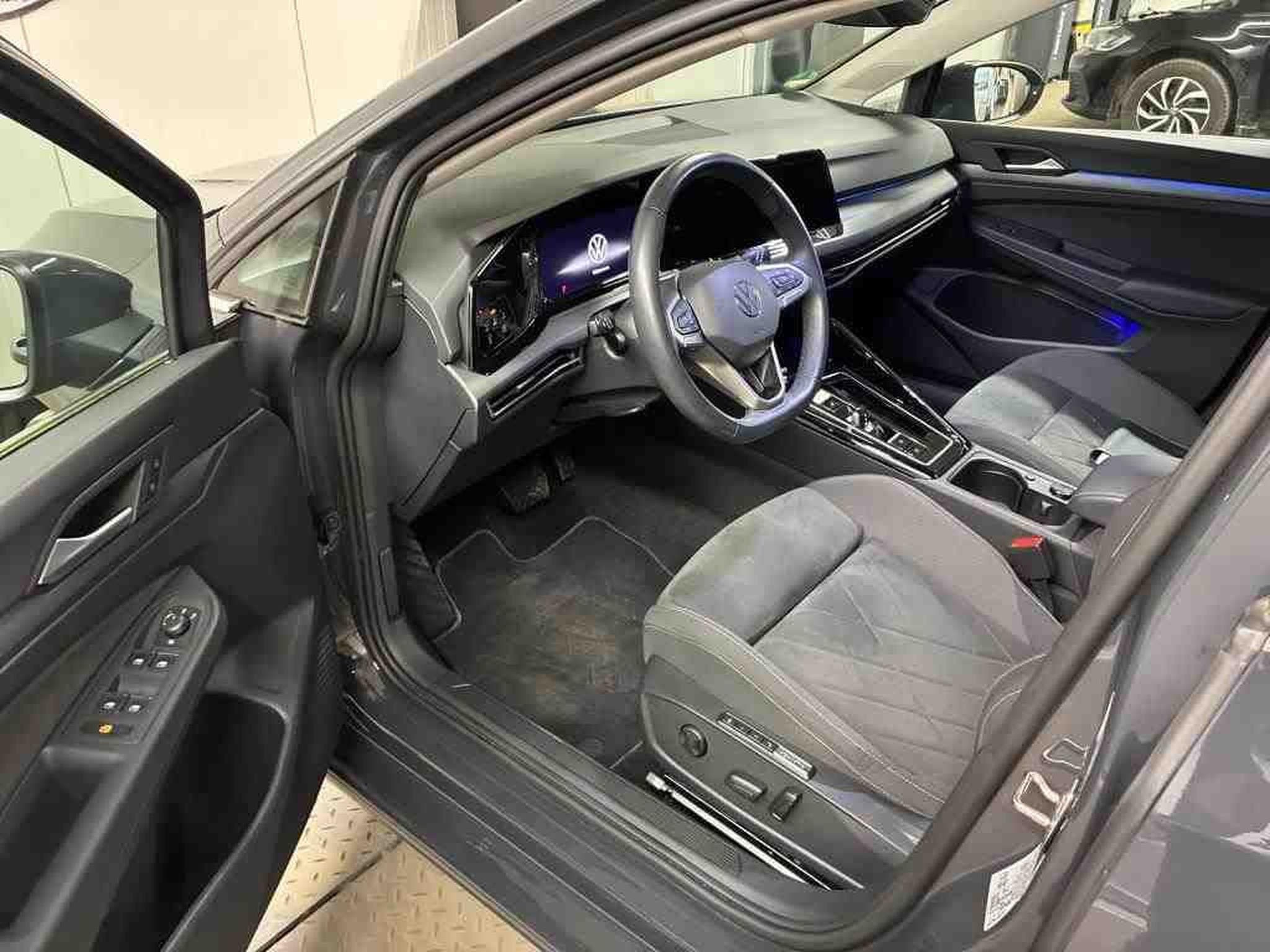 VW Golf STYLE 2.0 TDI 150CV DSG7 *CAMERA* NAVI * SIEGES CHAUFF* (2024) - Photo 4