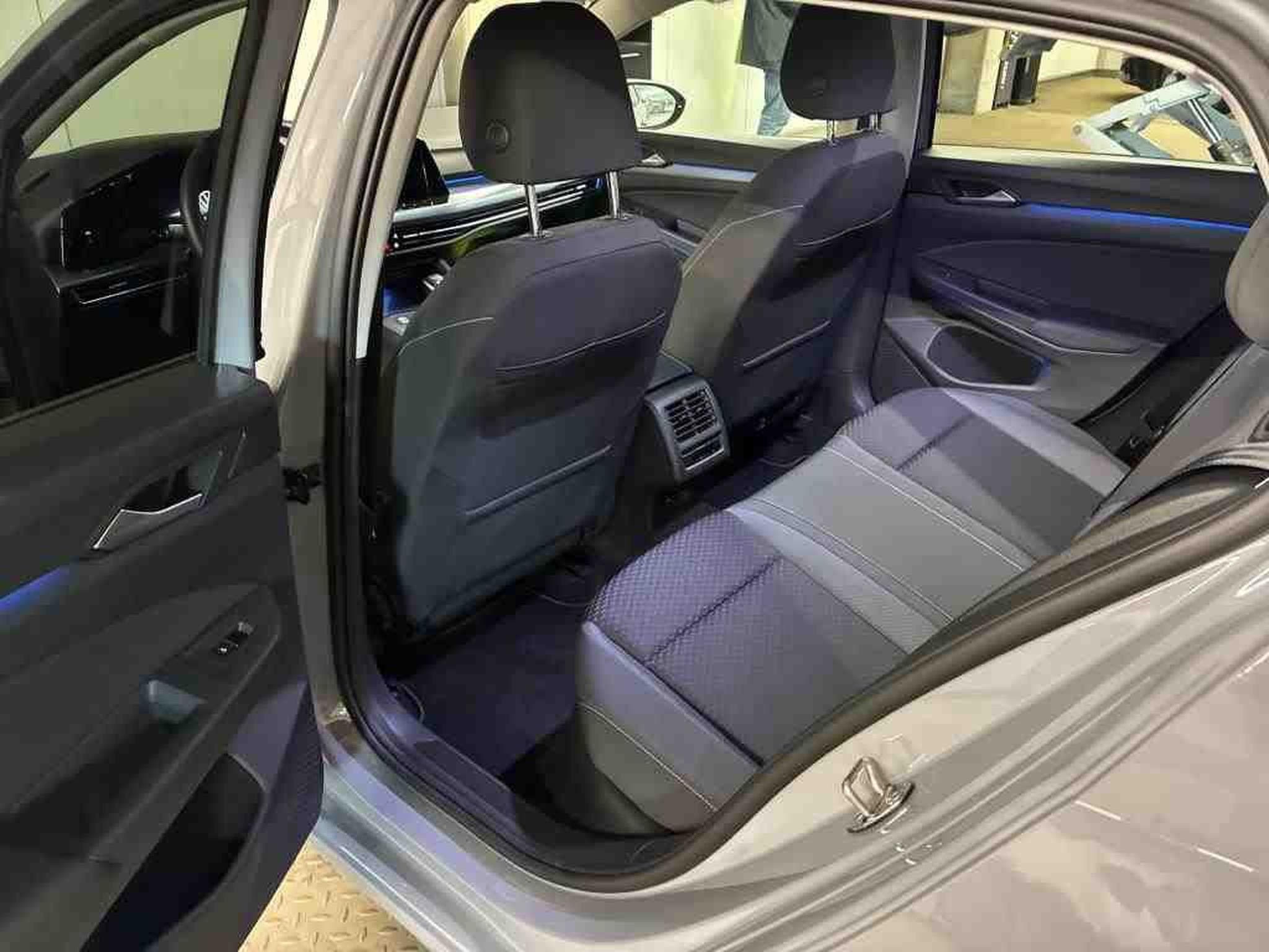 VW Golf Life ACTIVE 1.5 TSI BVM6 130 CV *ACC* NAVI* *GARANTIE CONSTR (2023) - Foto 9