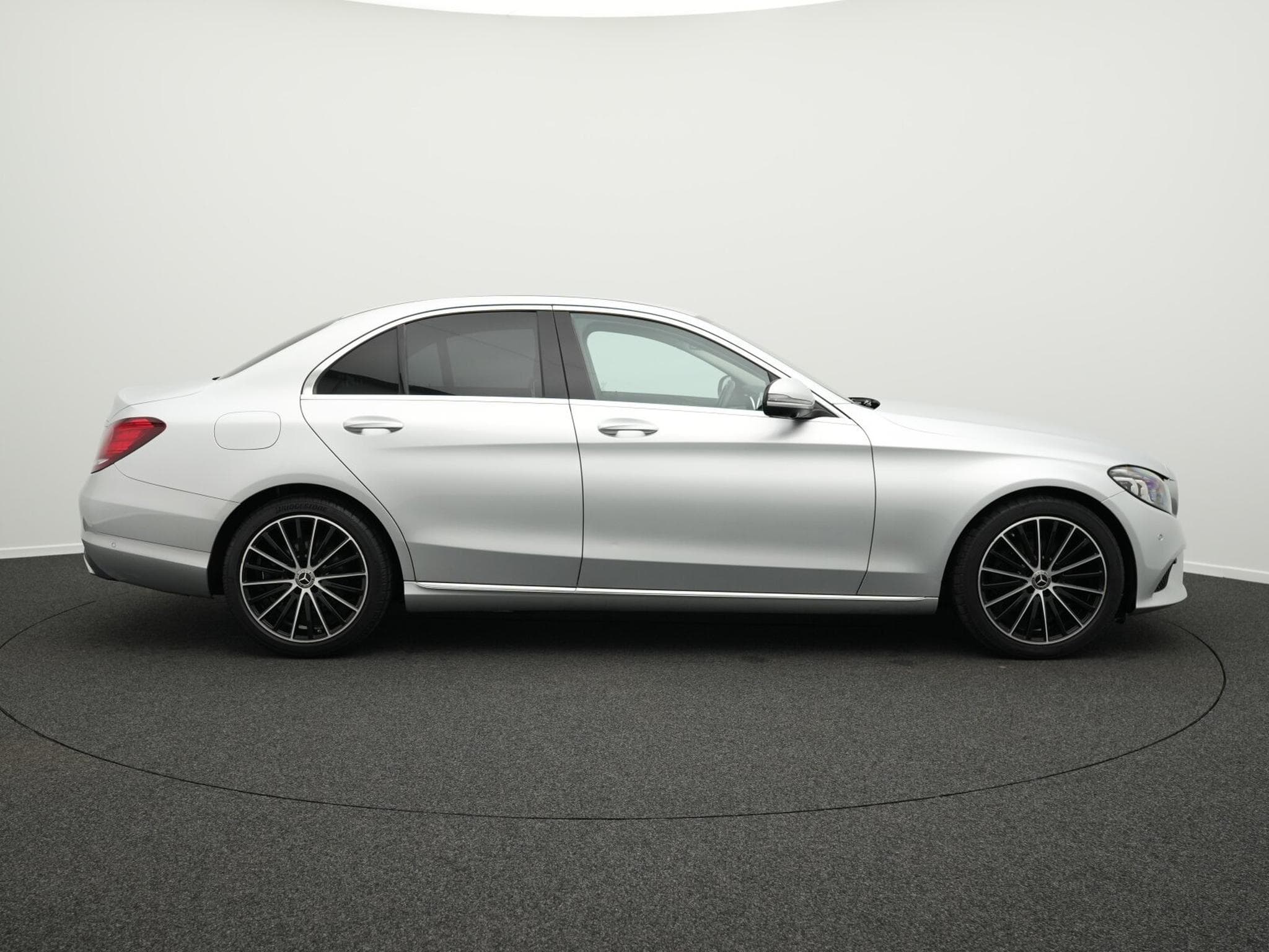 Mercedes C 220 d Avantgarde (2018) - Photo 5