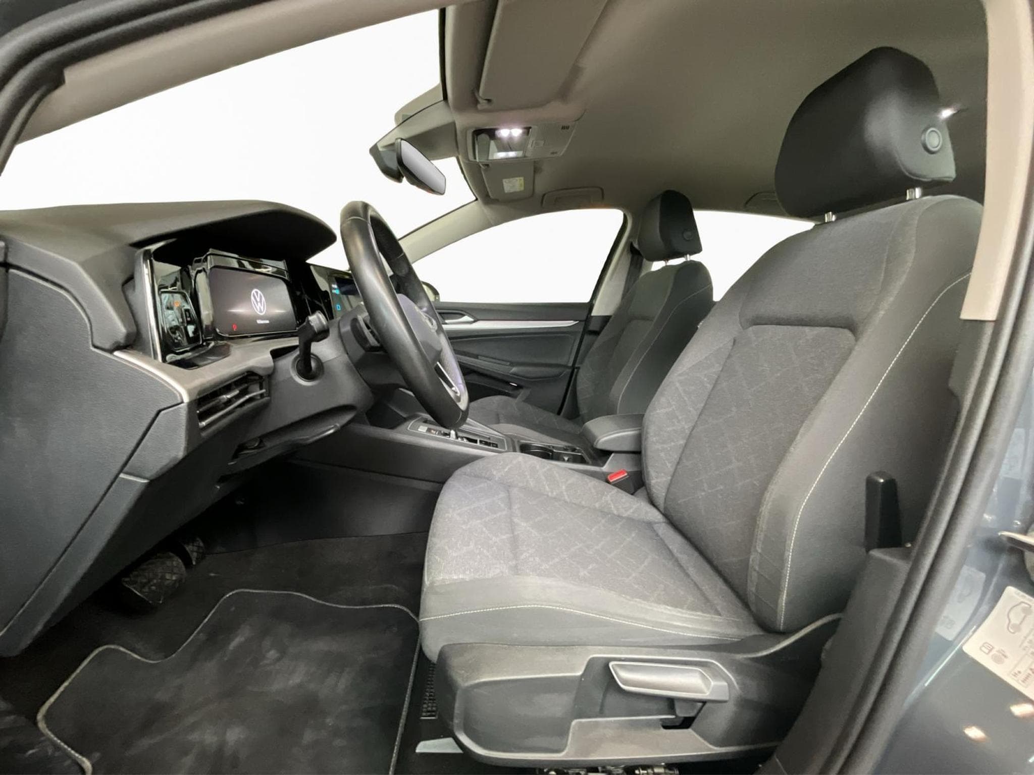 VW Golf Life+DSG+LM17+LED (2024) - Photo 9