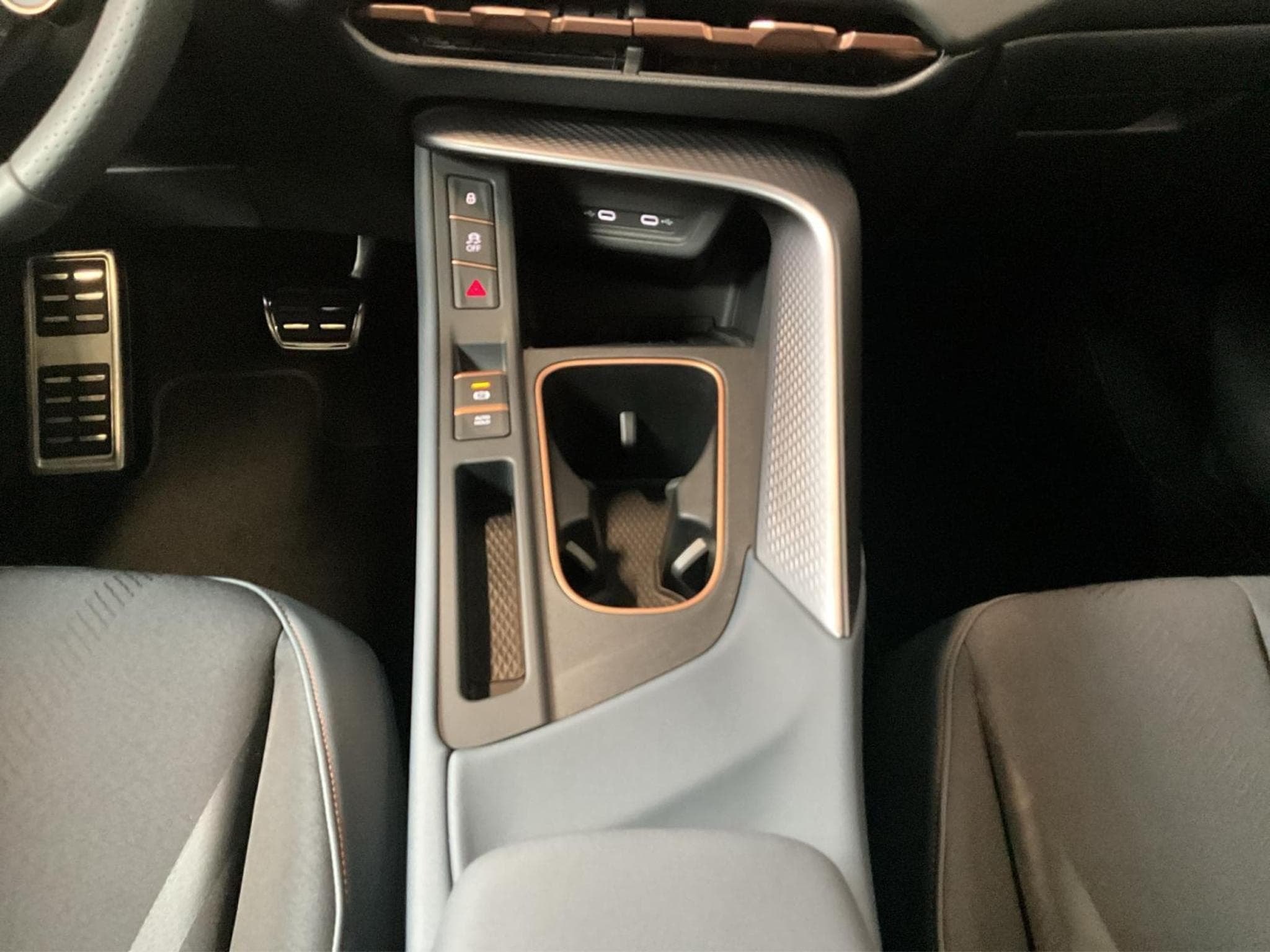 Cupra Terramar DSG+Dig.Drive+Int.Drive+Head.Up (2025) - Photo 12