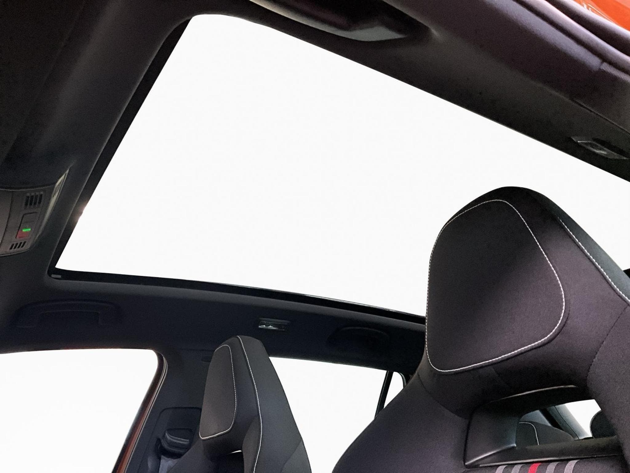 Skoda Kamiq Monte-Carlo+BVM+Pano+LED (2025) - Photo 18