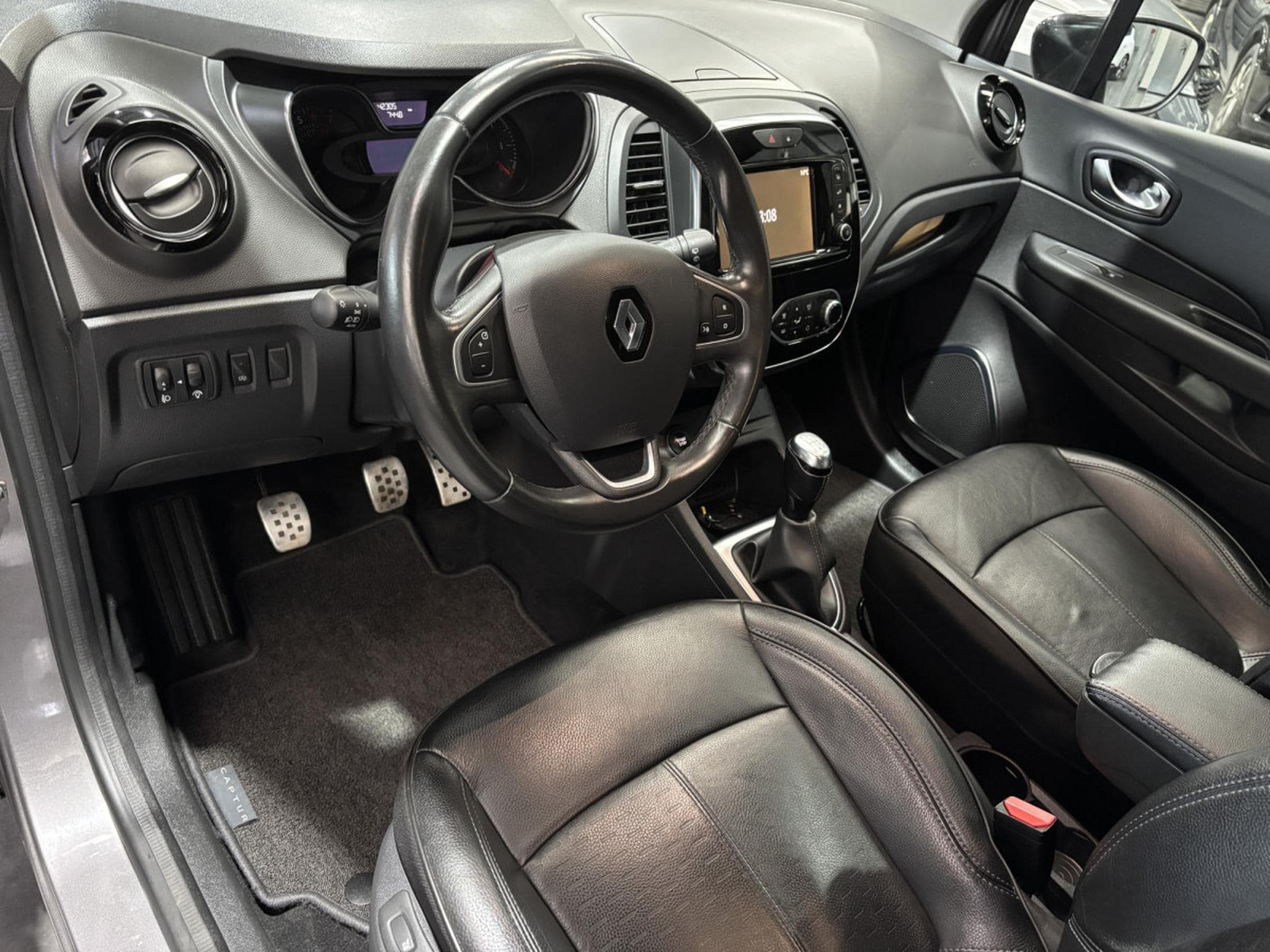 Renault Captur 0.9 TCe 90ch INTENS (2019) - Photo 9