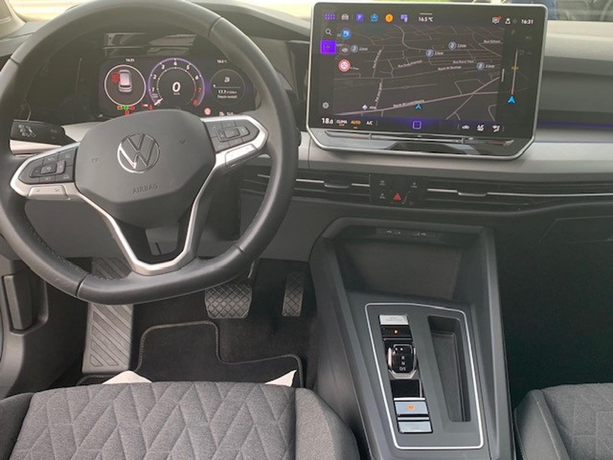 VW Golf LIFE eTSI 150CV DSG7 (2025) - Foto 3