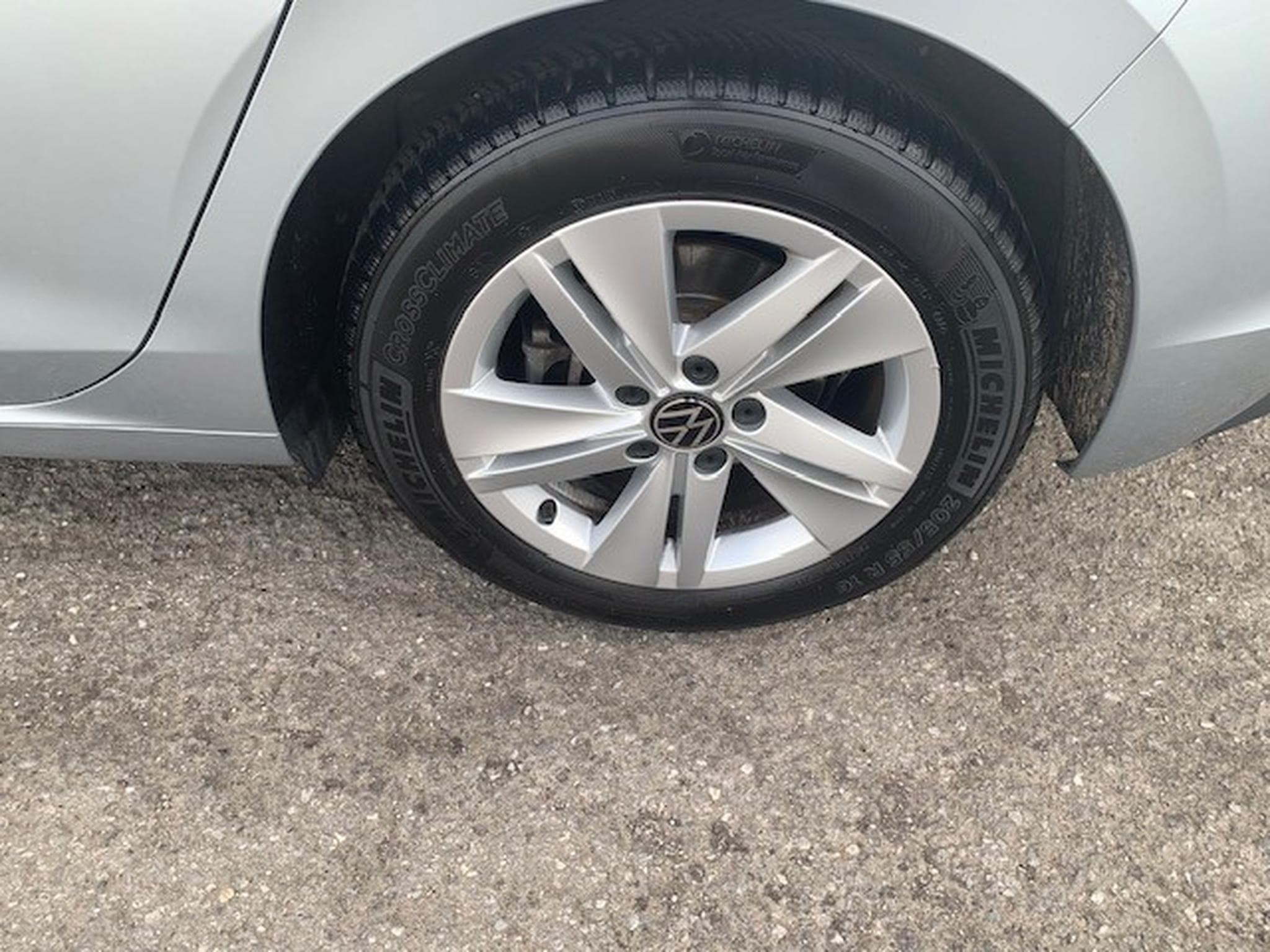 VW Golf LIFE eTSI 150CV DSG7 (2025) - Foto 4