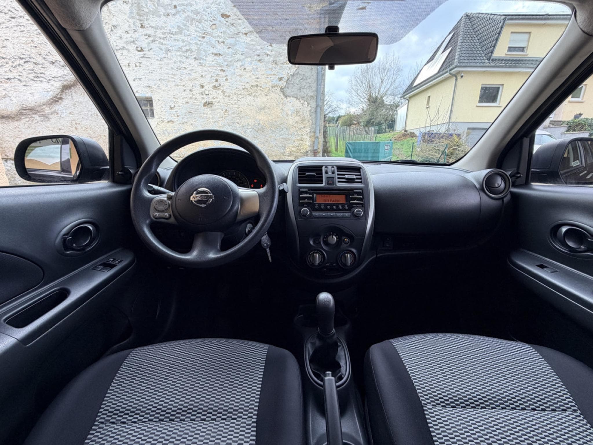 Nissan Micra 1.2 essence 80cv (2017) - Photo 10