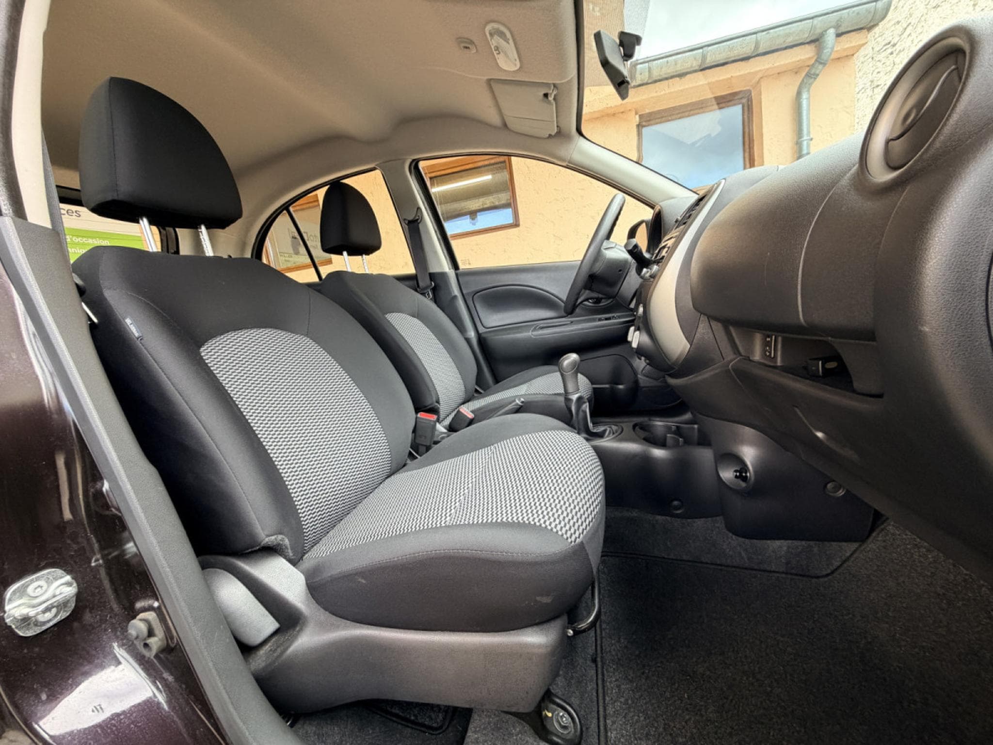 Nissan Micra 1.2 essence 80cv (2017) - Photo 8