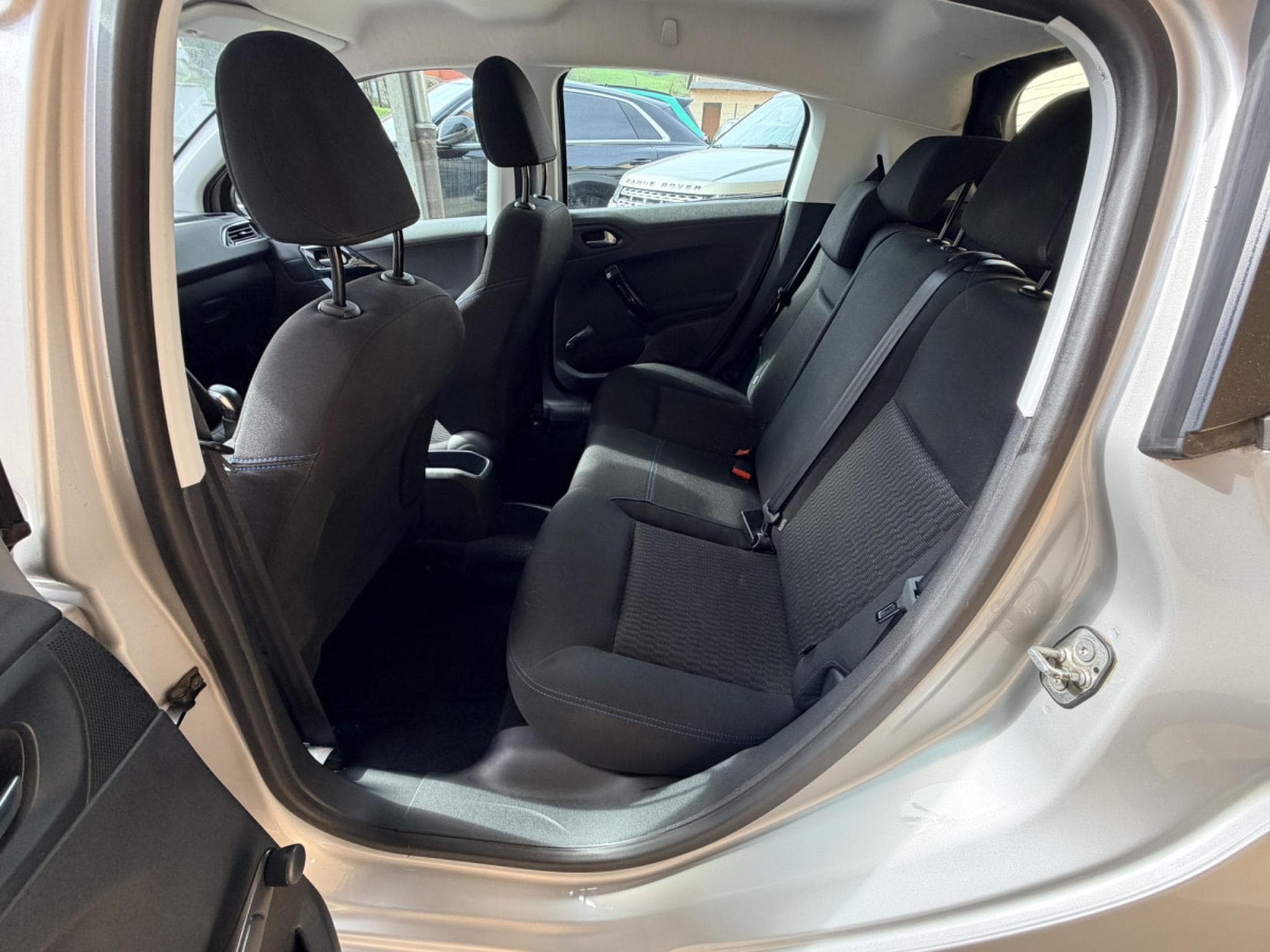 Peugeot 208 1.2 Signature 45.000km (2018) - Photo 10