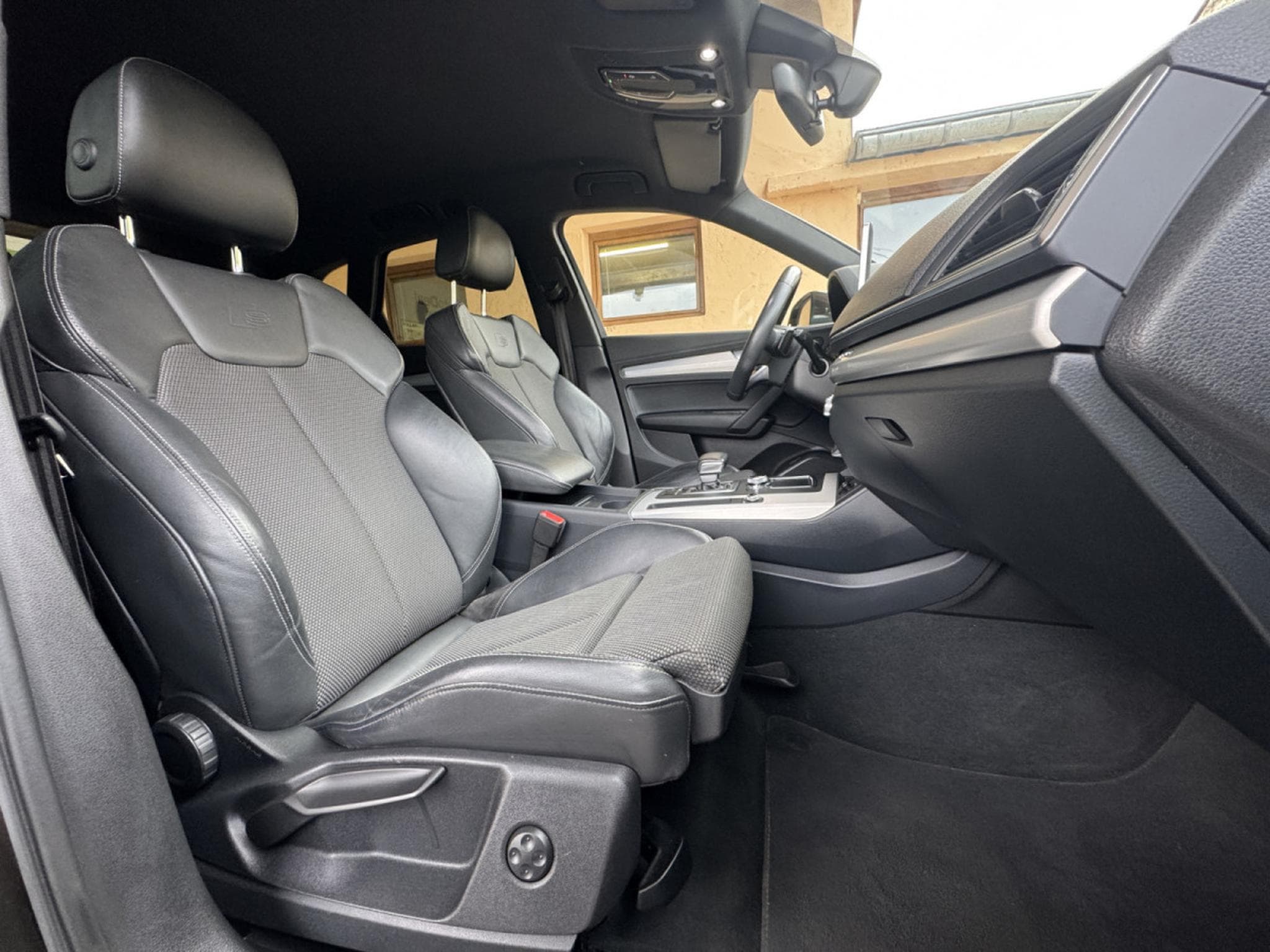 Audi Q5 40 TDI S-LINE QUATTRO (2018) - Photo 9