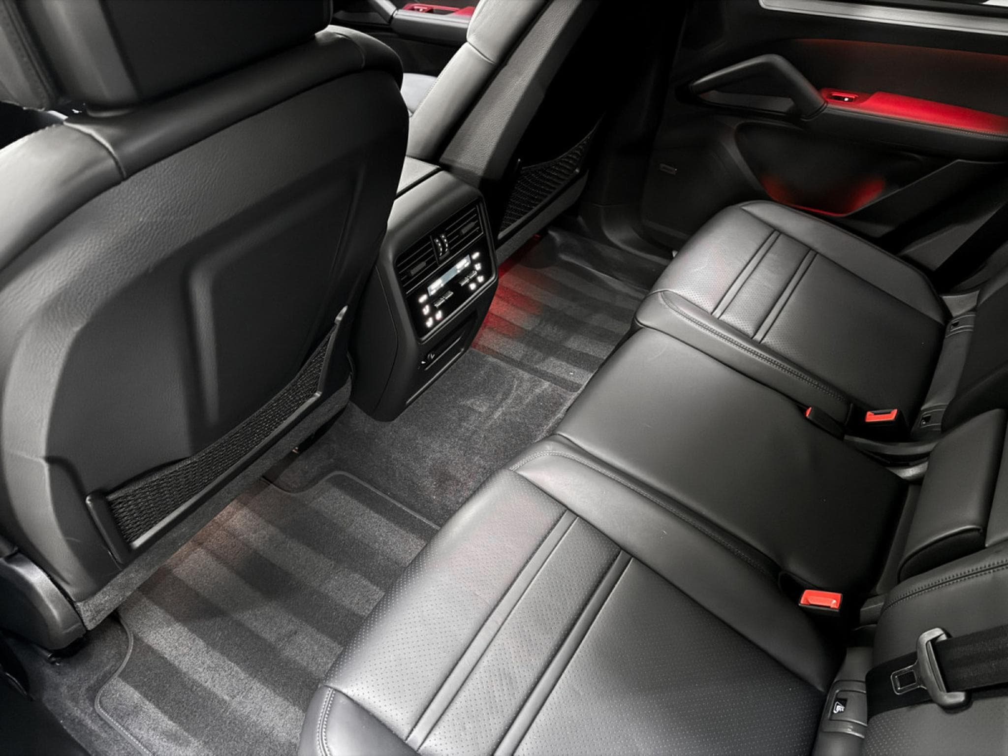 Porsche Cayenne Passenger Disp. / BOSE / 360° / Matrix (2024) - Photo 11