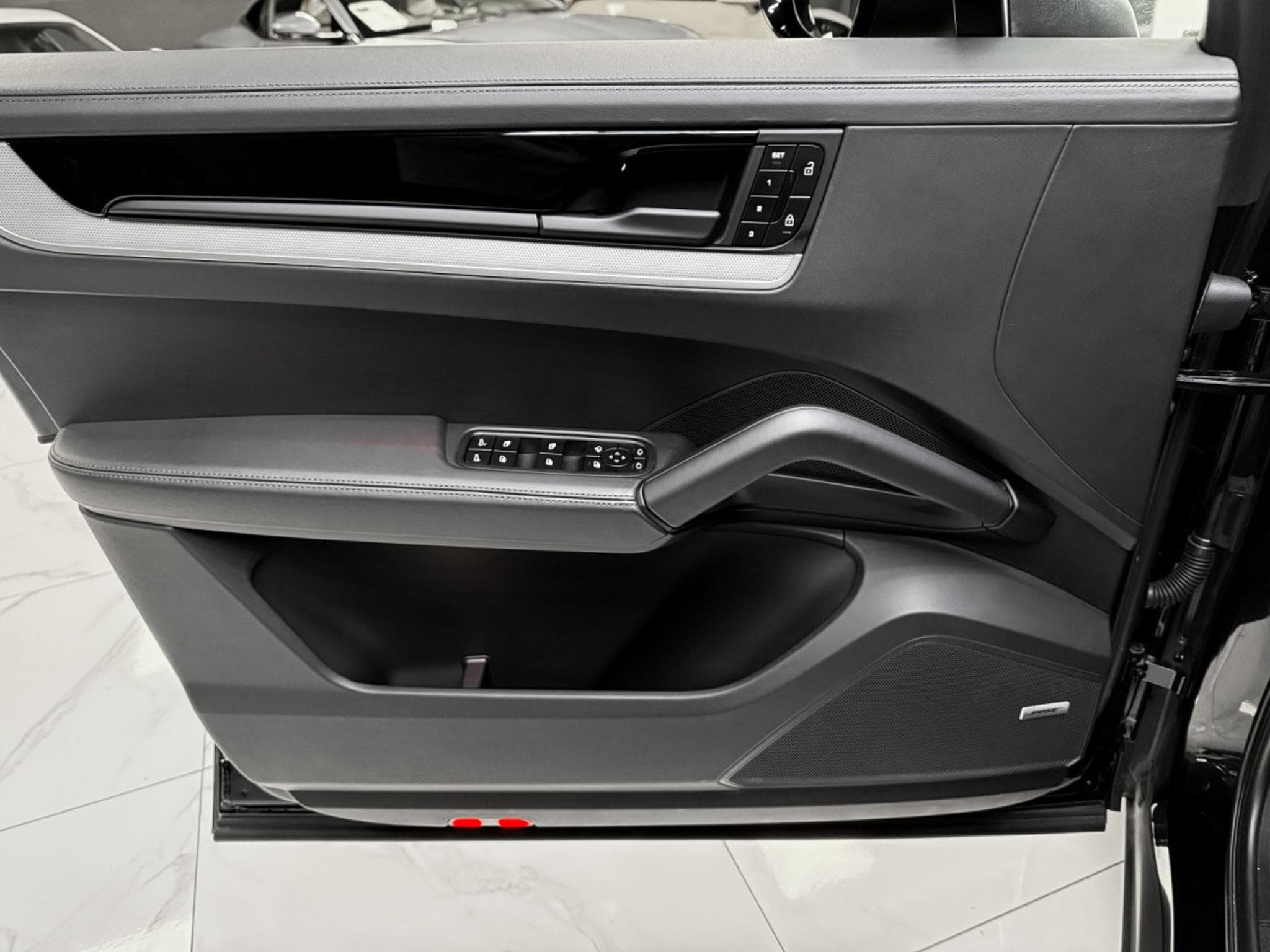 Porsche Cayenne Passenger Disp. / BOSE / 360° / Matrix (2024) - Photo 13