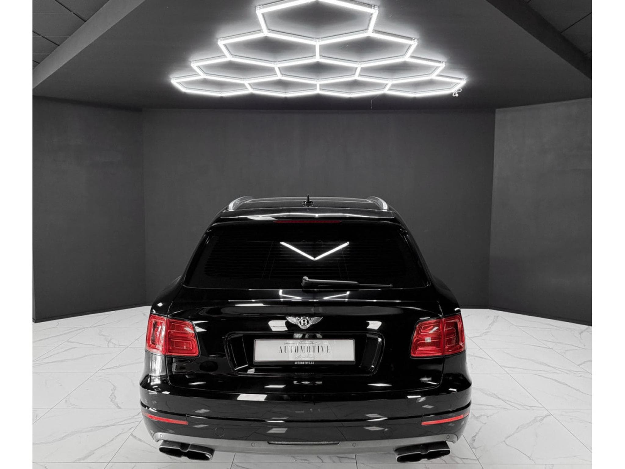 Bentley Bentayga 4.0 V8 / 1ST HAND / FULL BENTLEY SERVICE (2018) - Photo 4