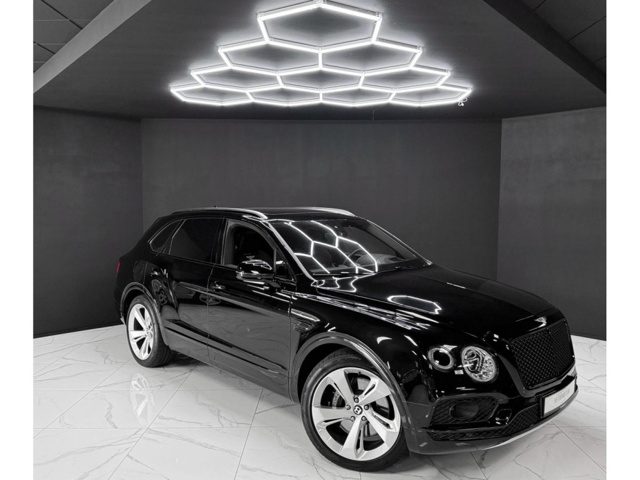 Bentley Bentayga 4.0 V8 / 1ST HAND / FULL BENTLEY SERVICE (2018) - Photo 7