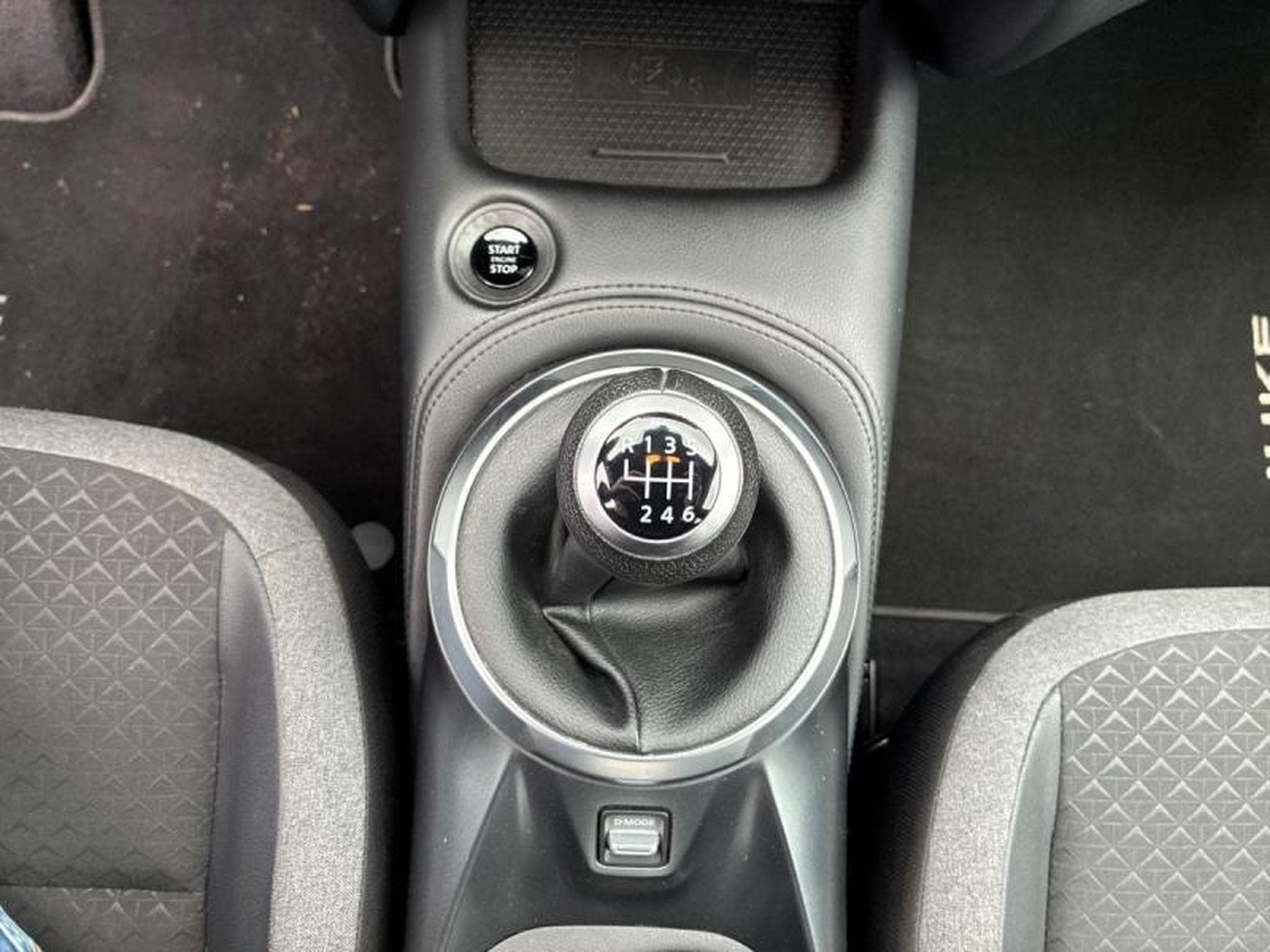 Nissan Juke N-DESIGN (2024) - Photo 23