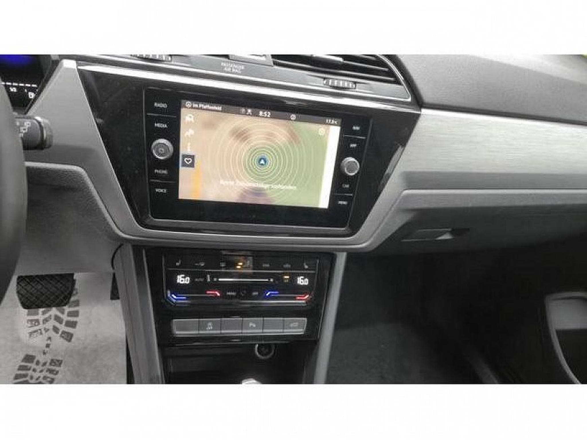 VW Touran (2025) - Photo 12