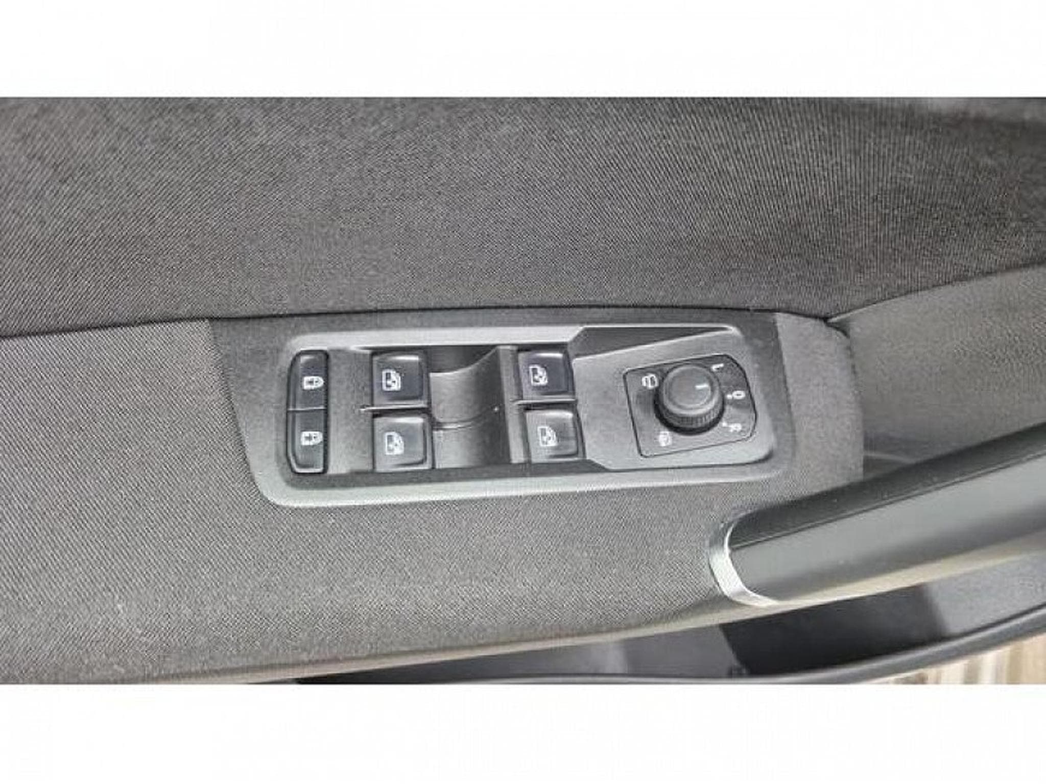 VW Touran (2025) - Photo 20