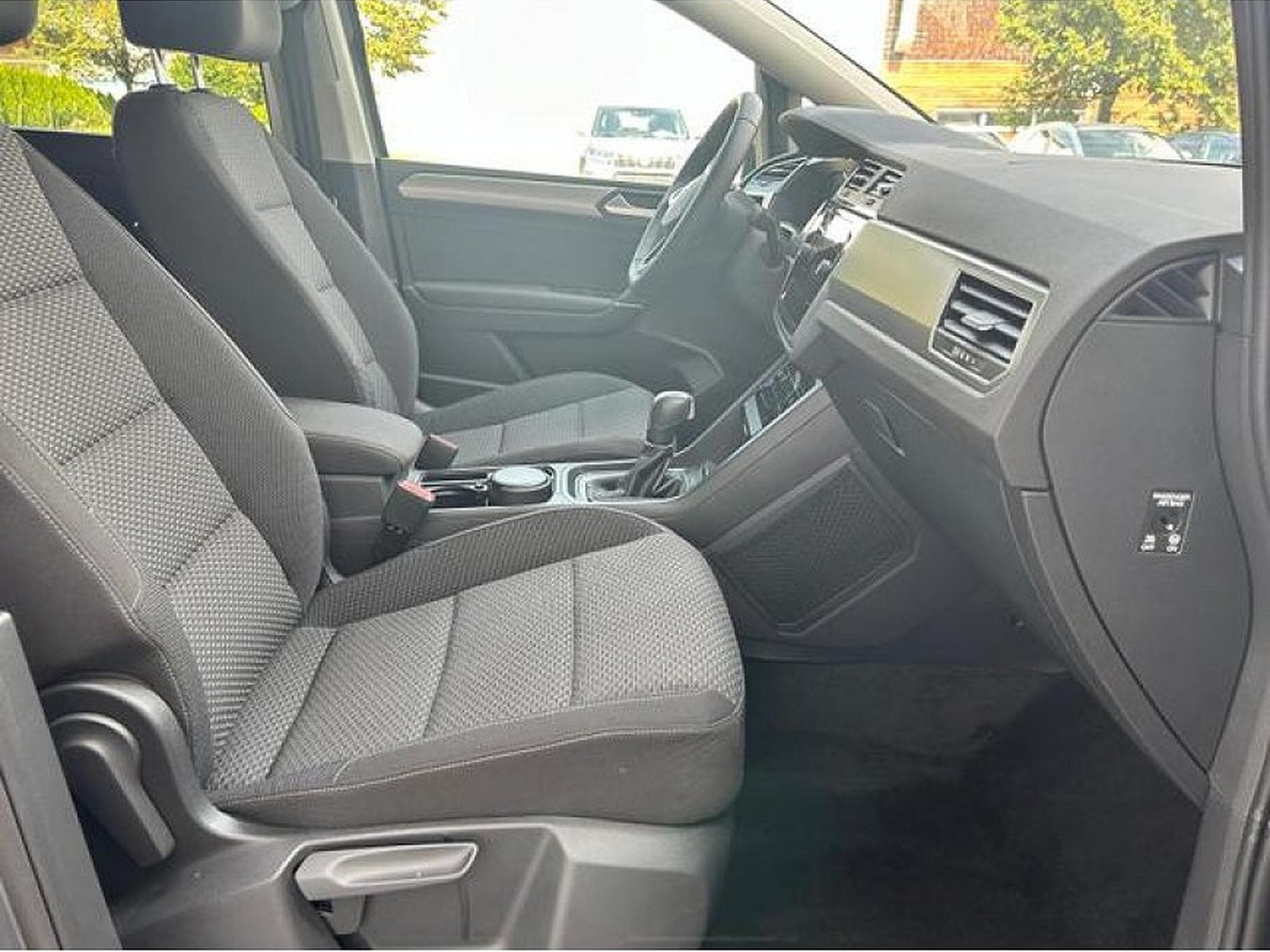 VW Touran (2025) - Photo 21