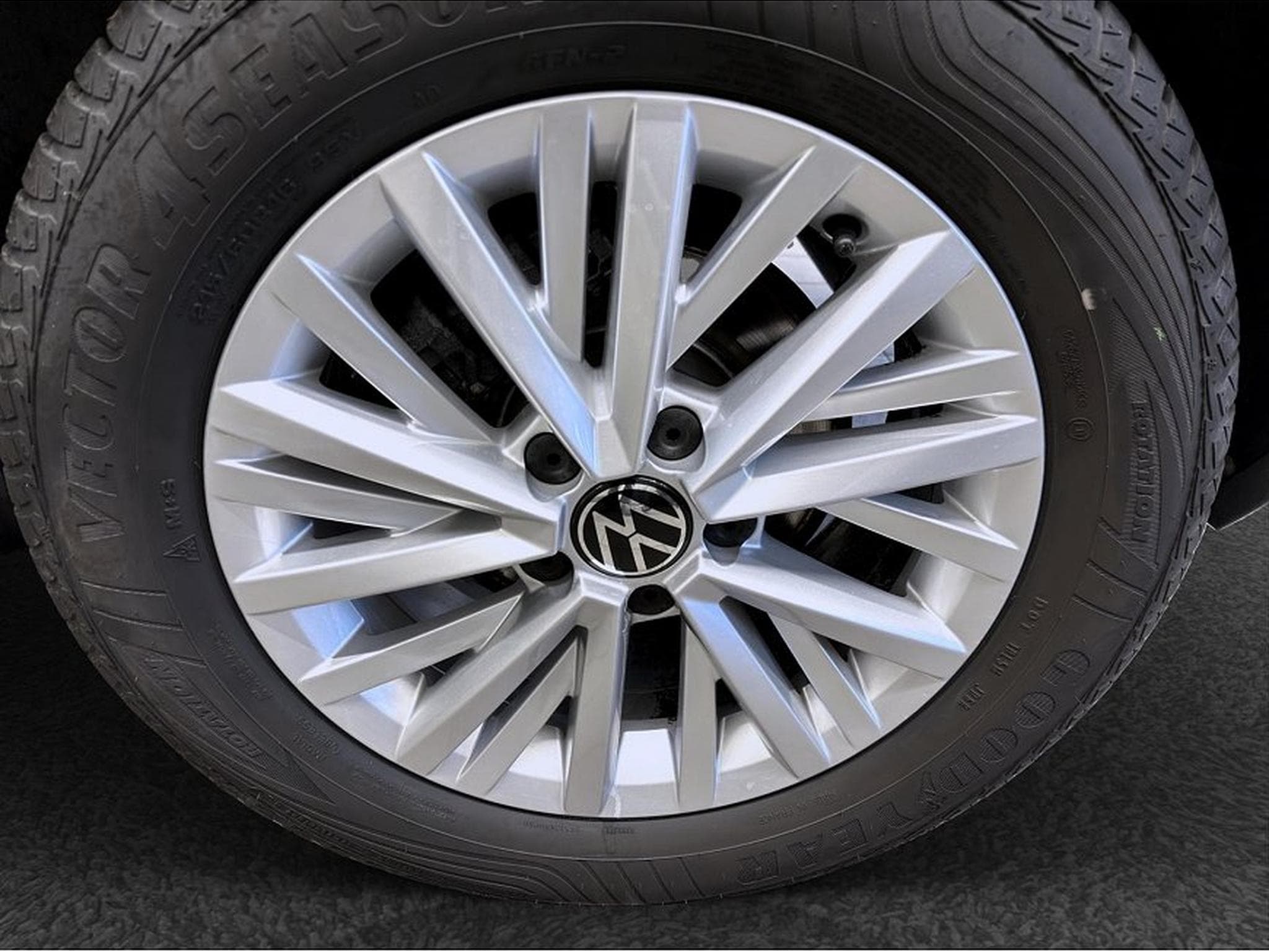 VW T-Roc (2025) - Photo 23