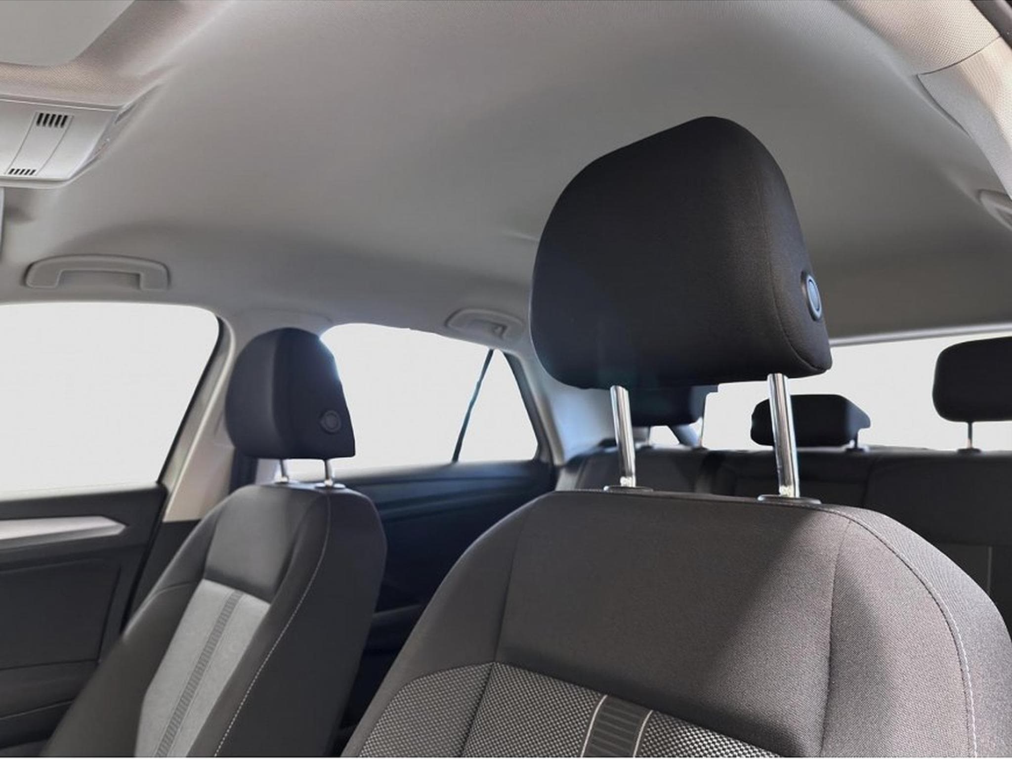 VW T-Roc (2025) - Photo 24