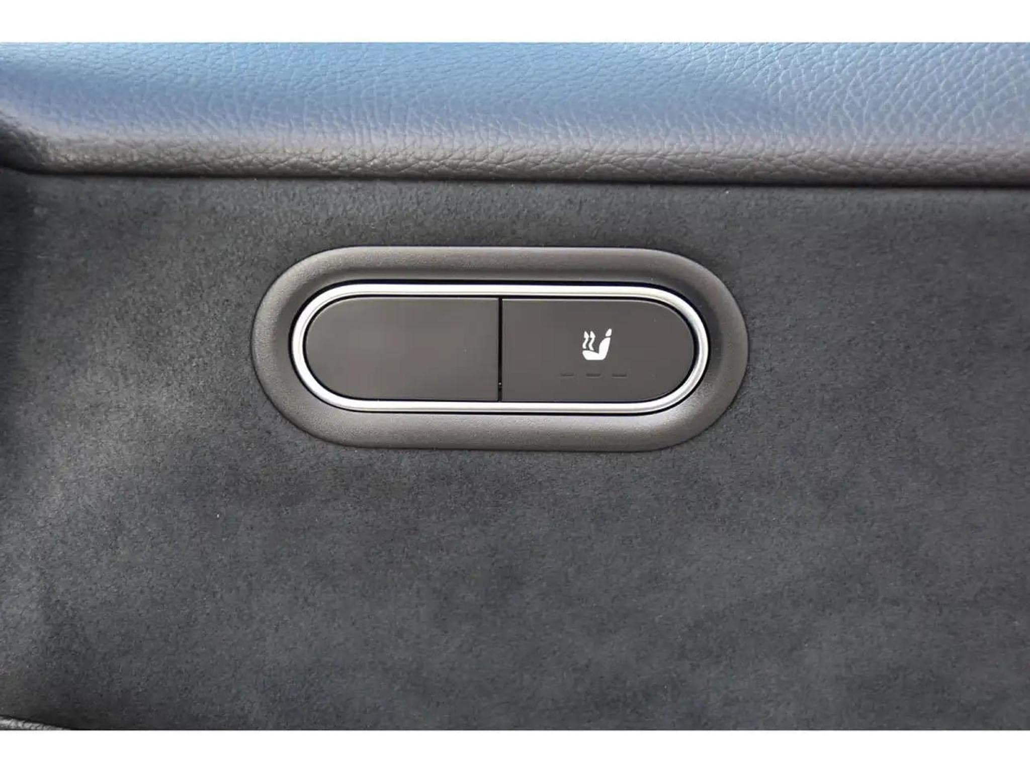 Mercedes GLA 200 (2025) - Photo 24