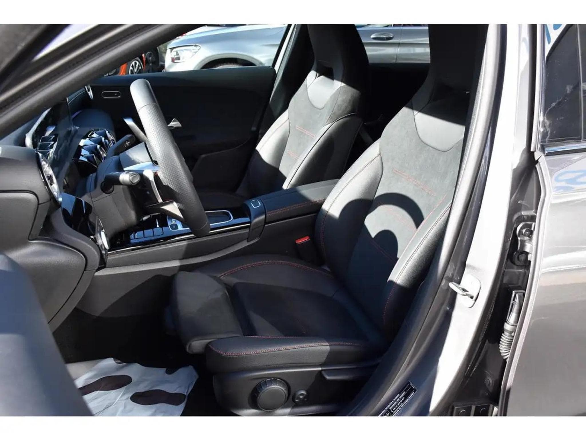 Mercedes GLA 200 (2025) - Photo 6