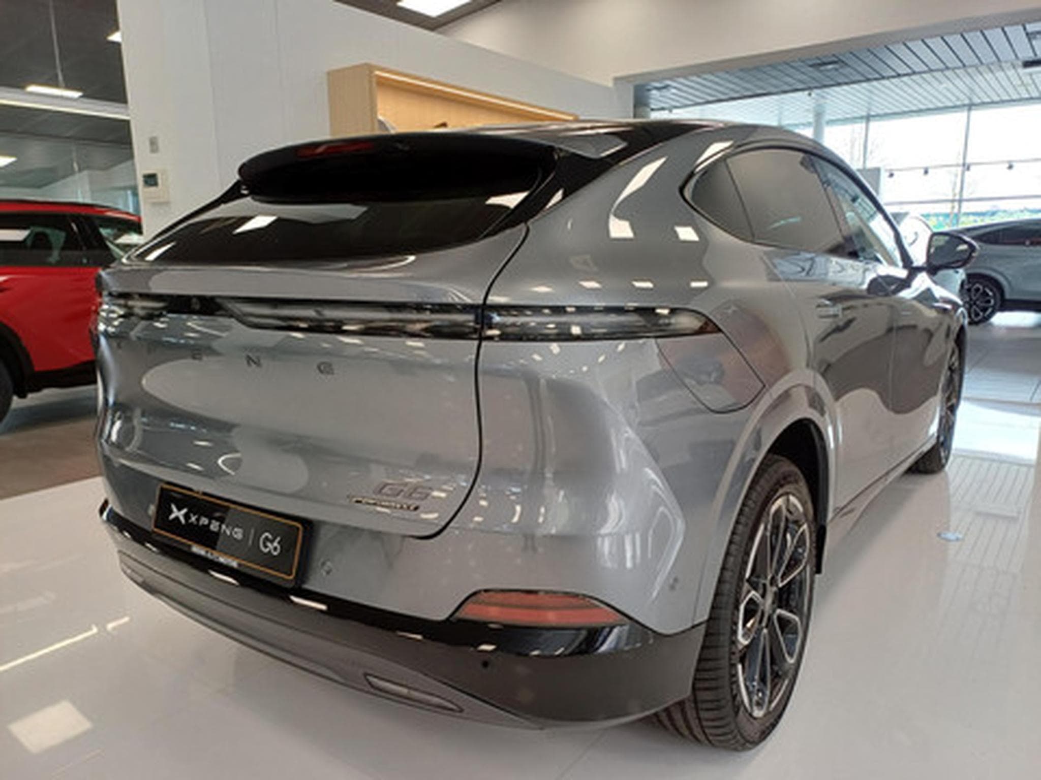 Xpeng G6 New AWD Performan BEV 81KWH Performance AWD (2026) - Photo 4