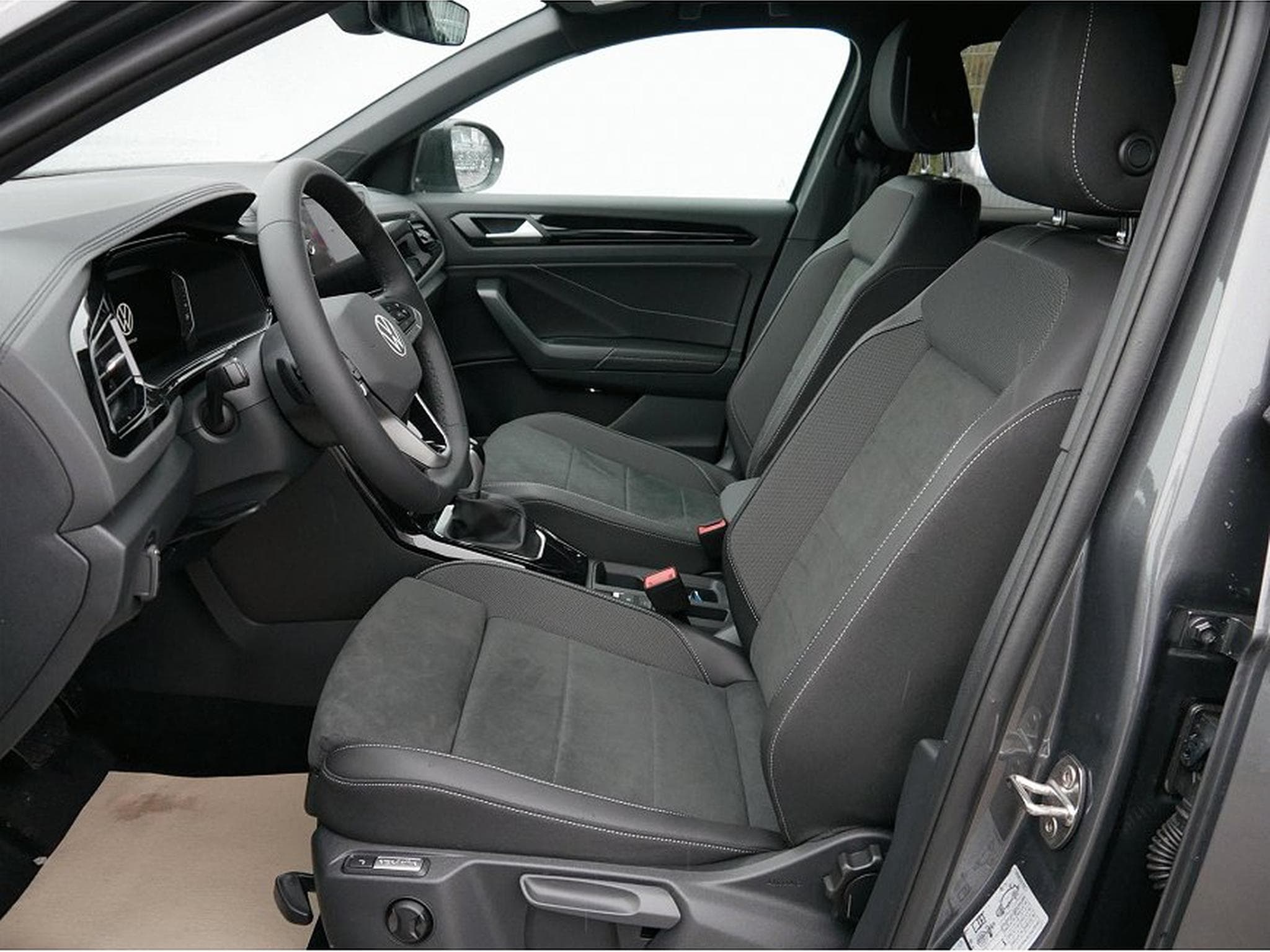 VW T-Roc (2026) - Photo 8