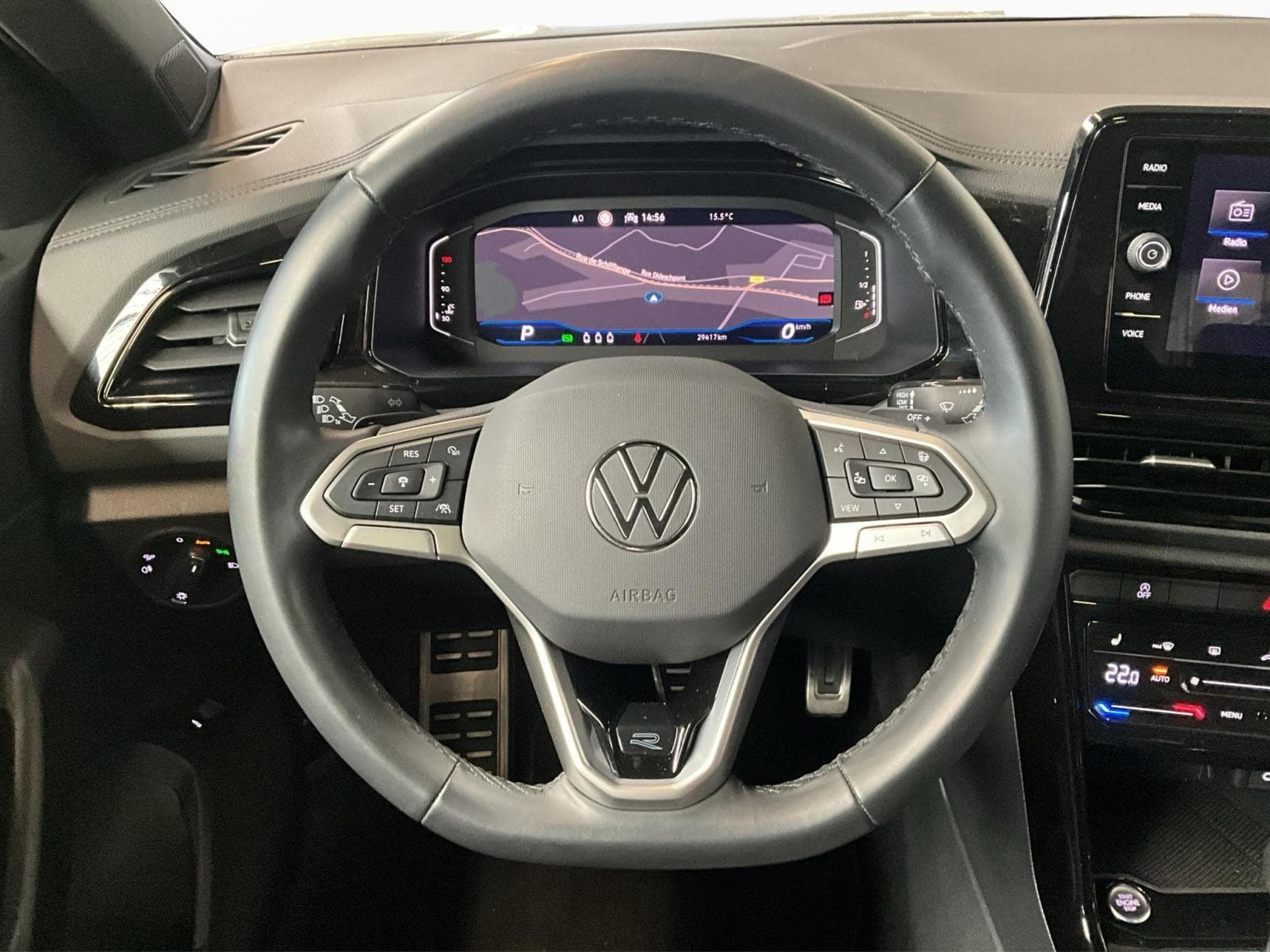 VW T-Roc R-Line+DSG+Black-Style+Pano+RearView (2024) - Foto 10