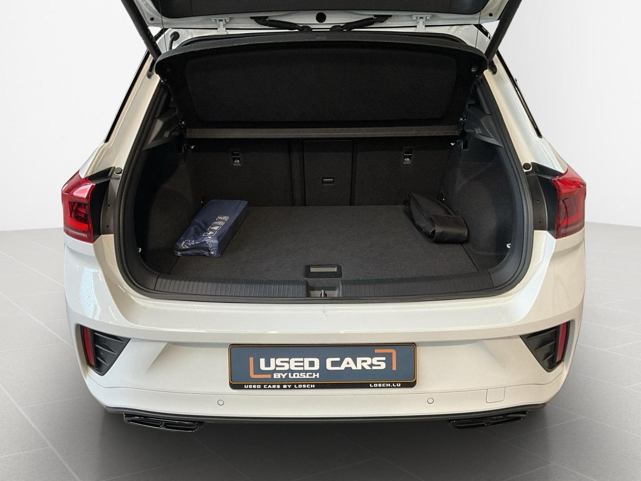 VW T-Roc R-Line+DSG+Black-Style+Pano+RearView (2024) - Foto 18