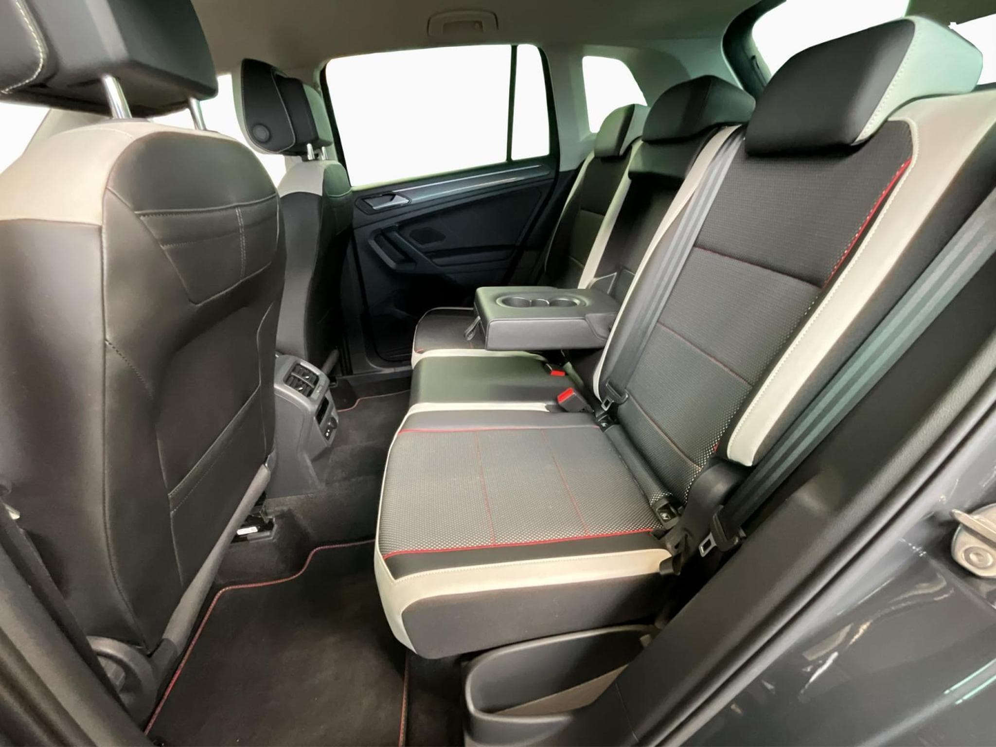 VW Tiguan Urban-Sport+DSG+LED+NAVI (2024) - Foto 14