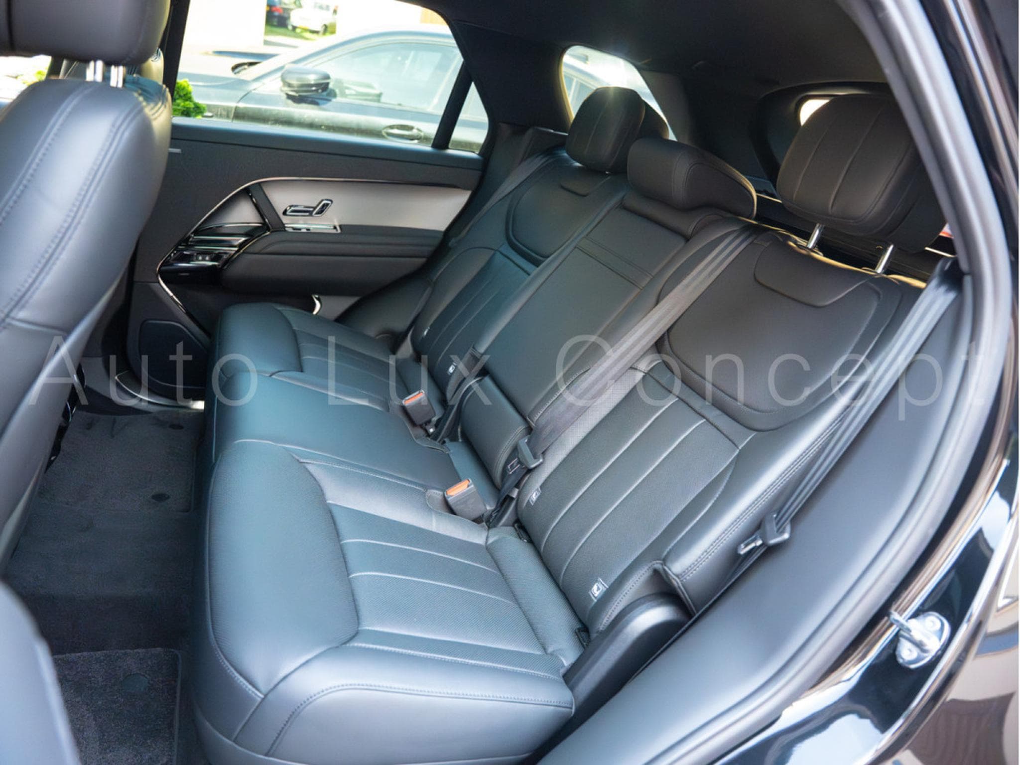 Land-Rover Range Rover Sport P460e Dynamic HSE AWD (2024) - Photo 17