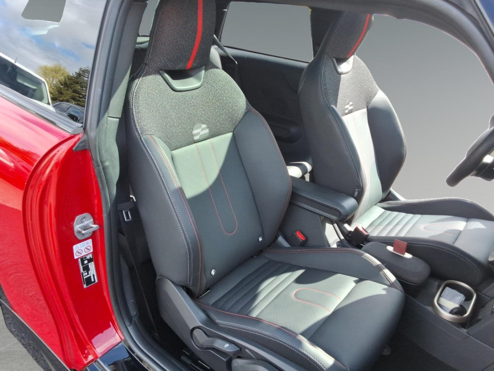 Mini Cooper Mini 1.5A C (2024) - Photo 15