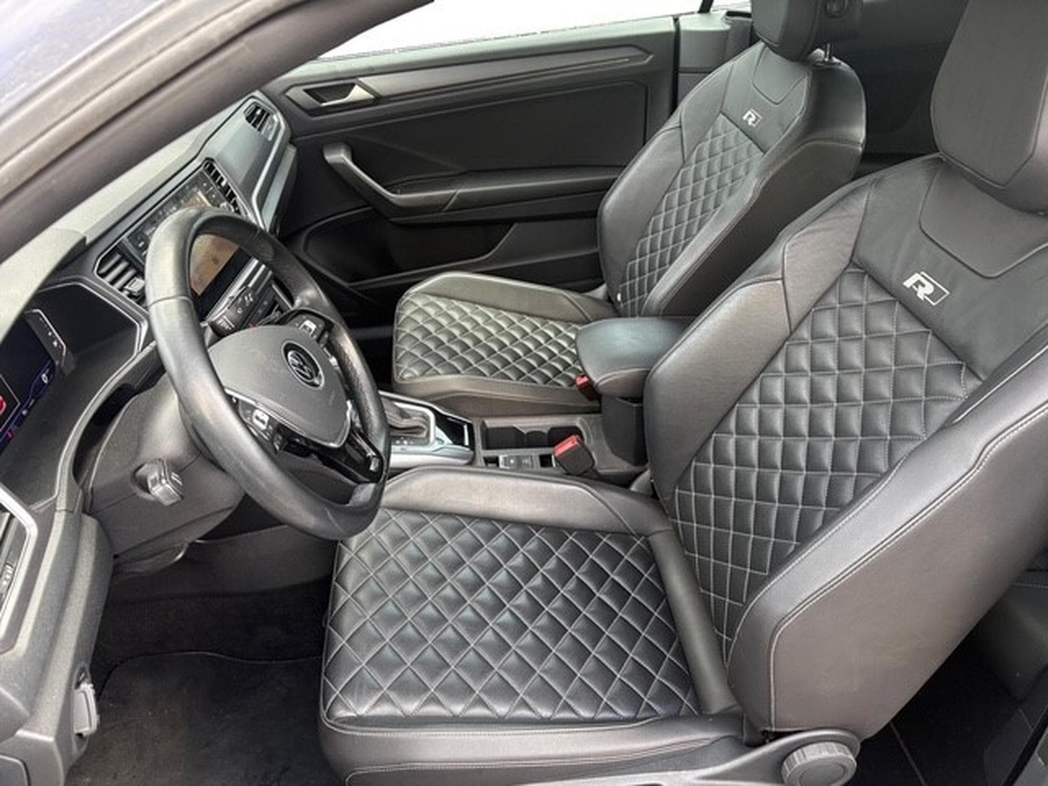 VW T-Roc Cabriolet 1.5 TSI R-Line OPF DSG (2021) - Photo 6