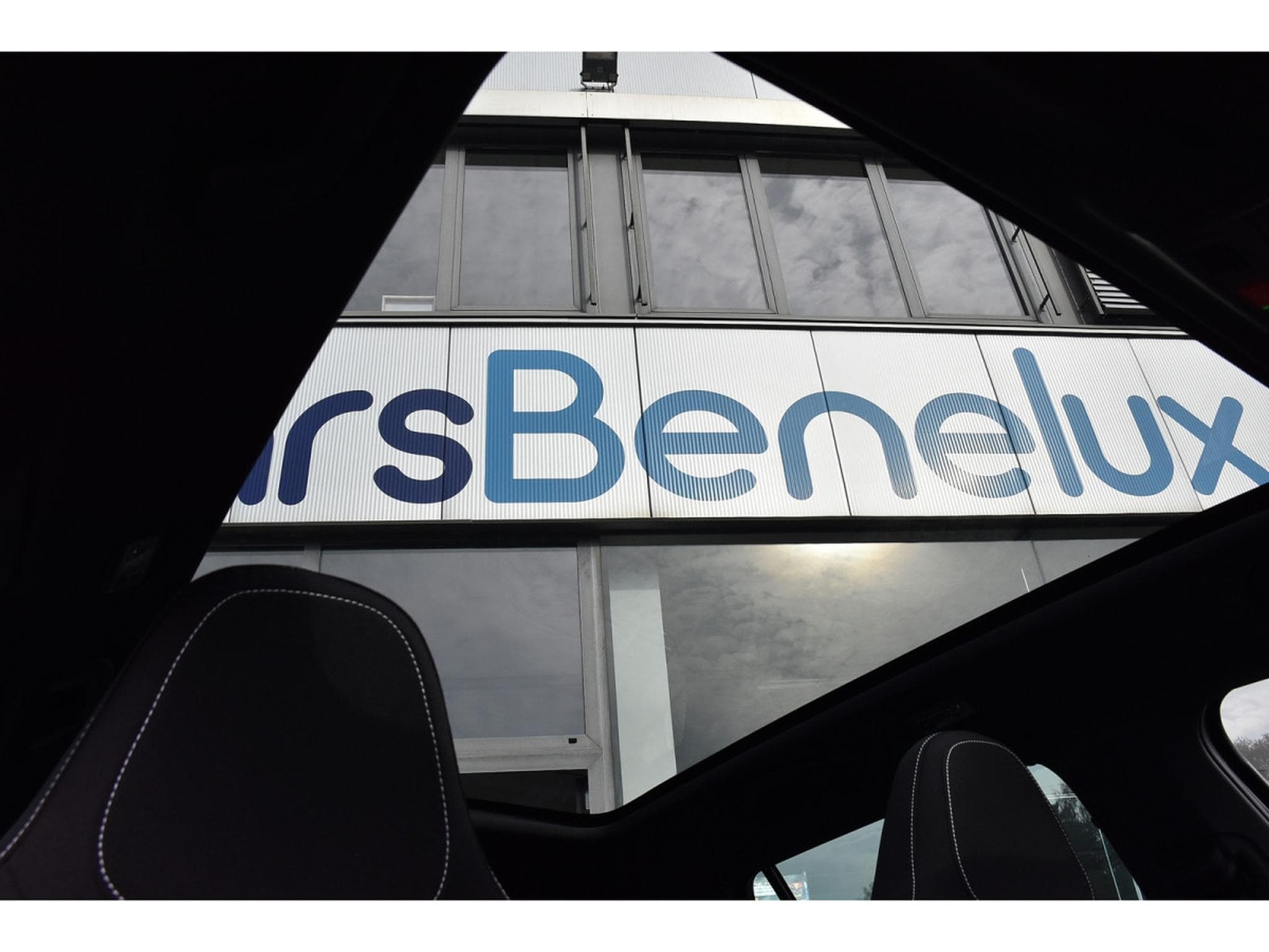 Skoda Kamiq 1.5 TSI Monte Carlo DSG PANO ACC TRAVEL SIDE KESSY NEUF (2026) - Photo 9