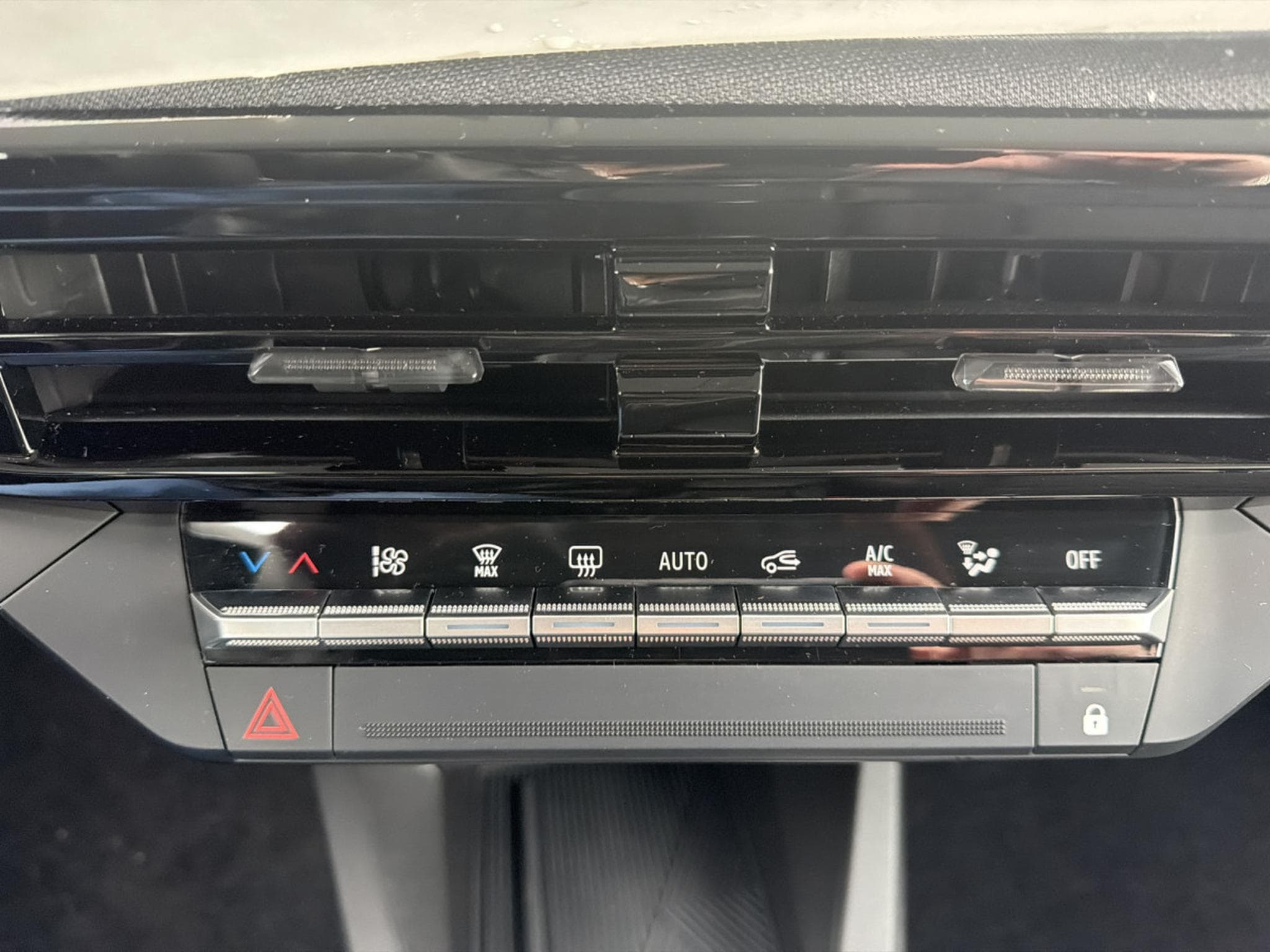 Renault Clio 6 NEW CLIO TECHNO FULL HYBRID E-TECH 160 (2026) - Photo 17