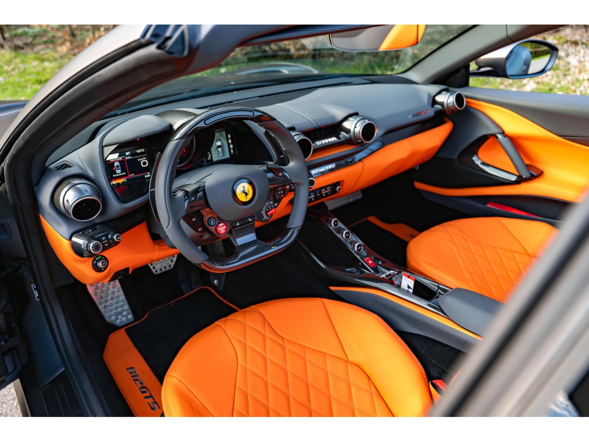 Ferrari 812 GTS FULL CARBON - Passenger DISPLAY (2022) - Photo 10