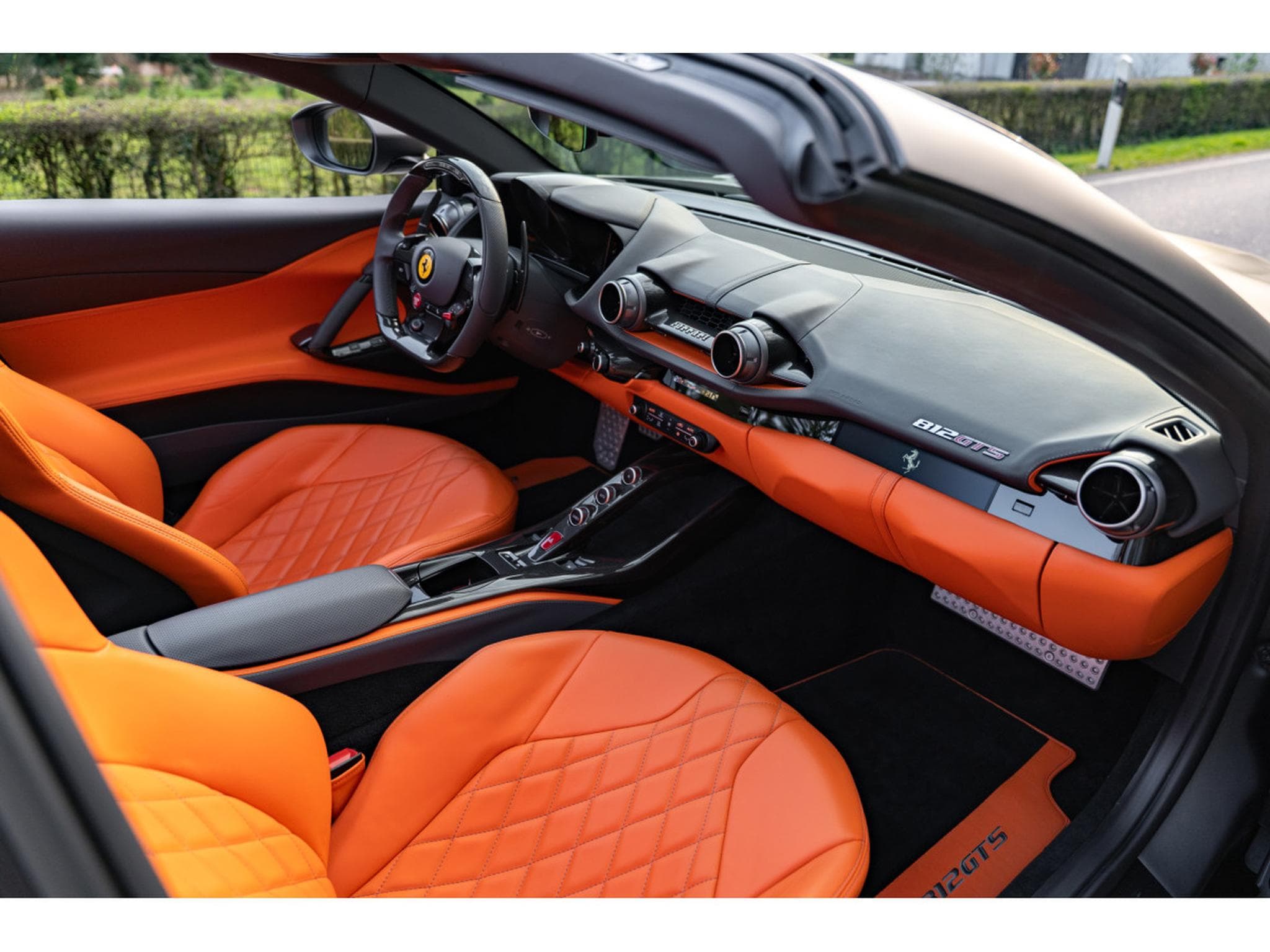 Ferrari 812 GTS FULL CARBON - Passenger DISPLAY (2022) - Photo 14