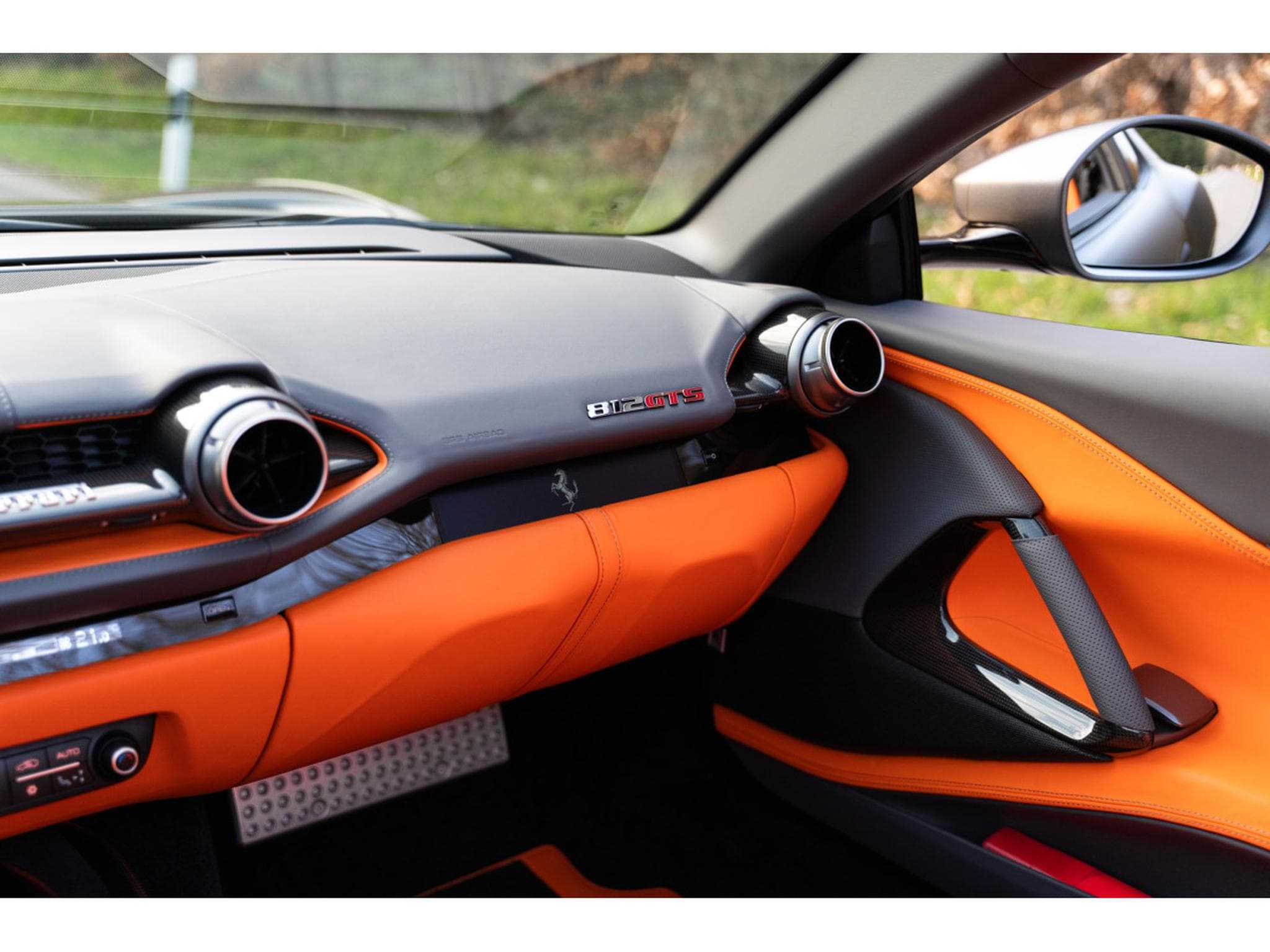 Ferrari 812 GTS FULL CARBON - Passenger DISPLAY (2022) - Photo 15