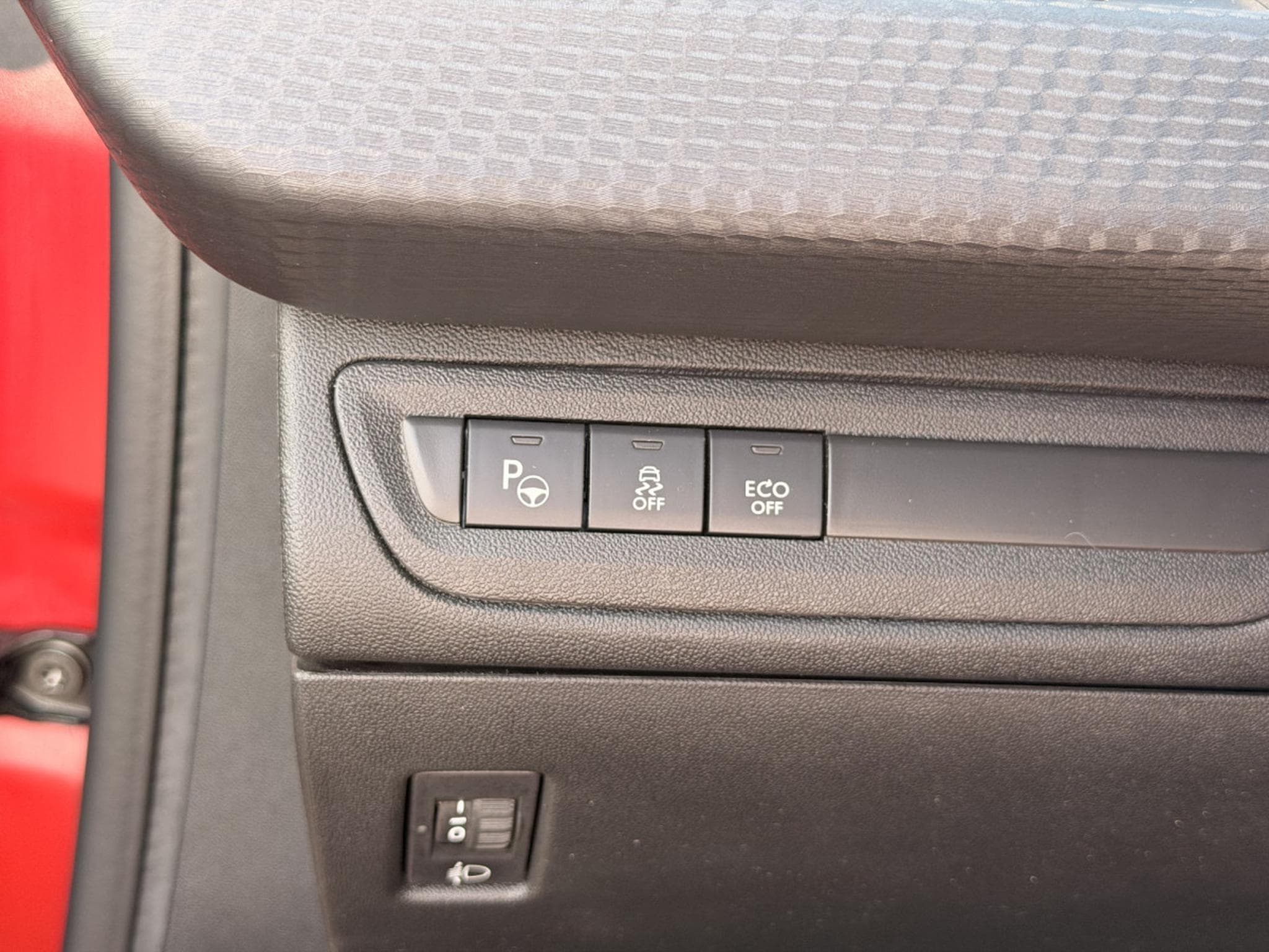 Peugeot 208 1.2 ALLURE 110 S&S (2015) - Photo 17